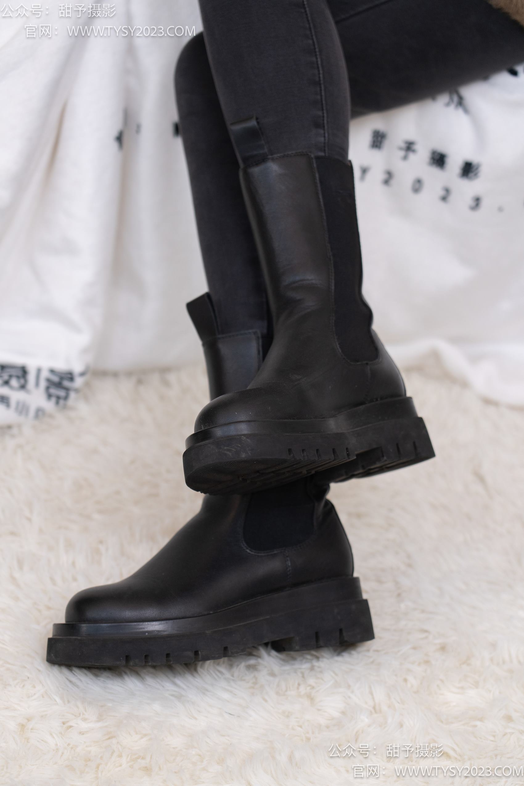 图片[18]-甜予摄影 NO.010 小离-靴子、白棉袜、裸足[131P] – 速更版-美库