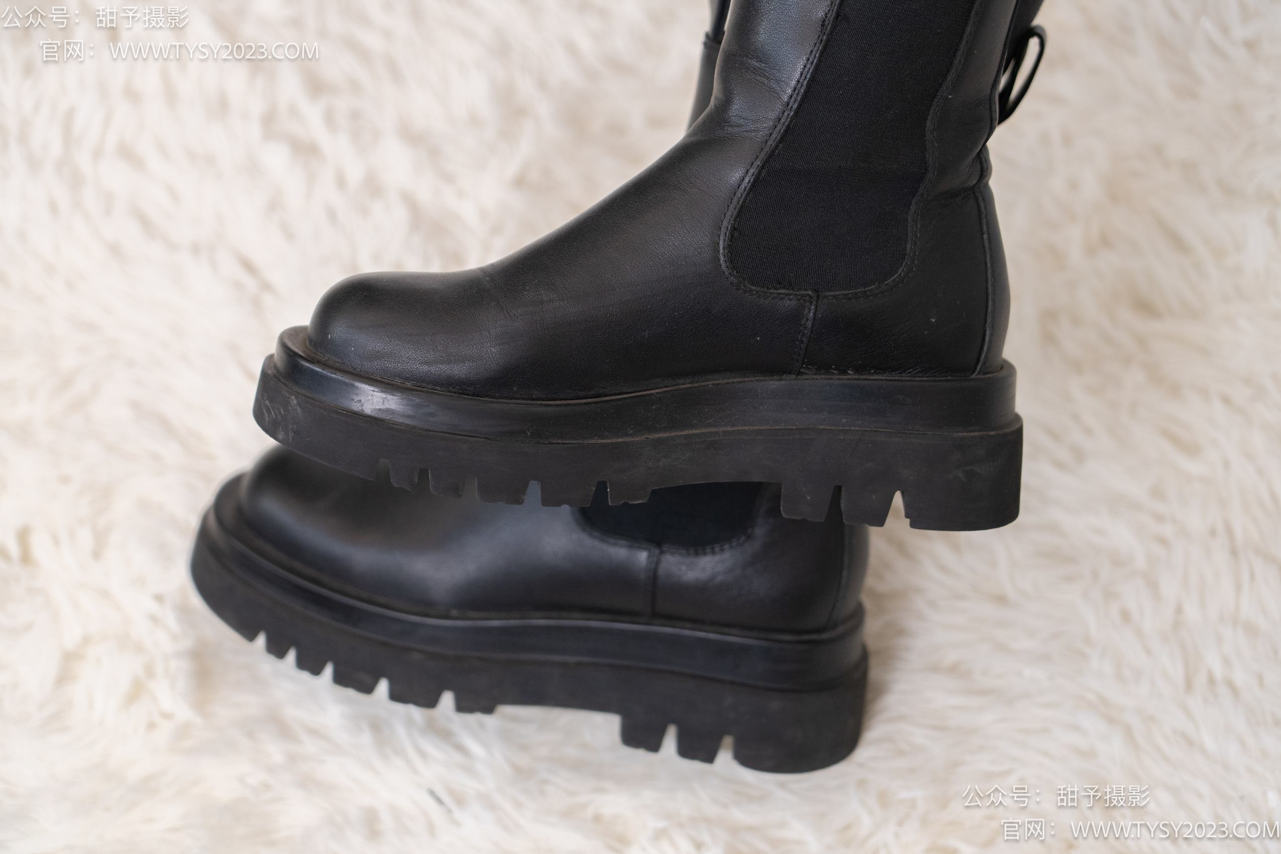 图片[20]-甜予摄影 NO.010 小离-靴子、白棉袜、裸足[131P] – 速更版-美库