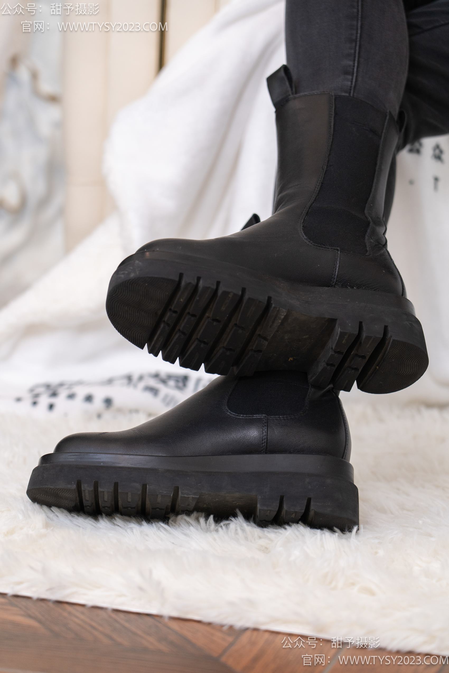 图片[22]-甜予摄影 NO.010 小离-靴子、白棉袜、裸足[131P] – 速更版-美库