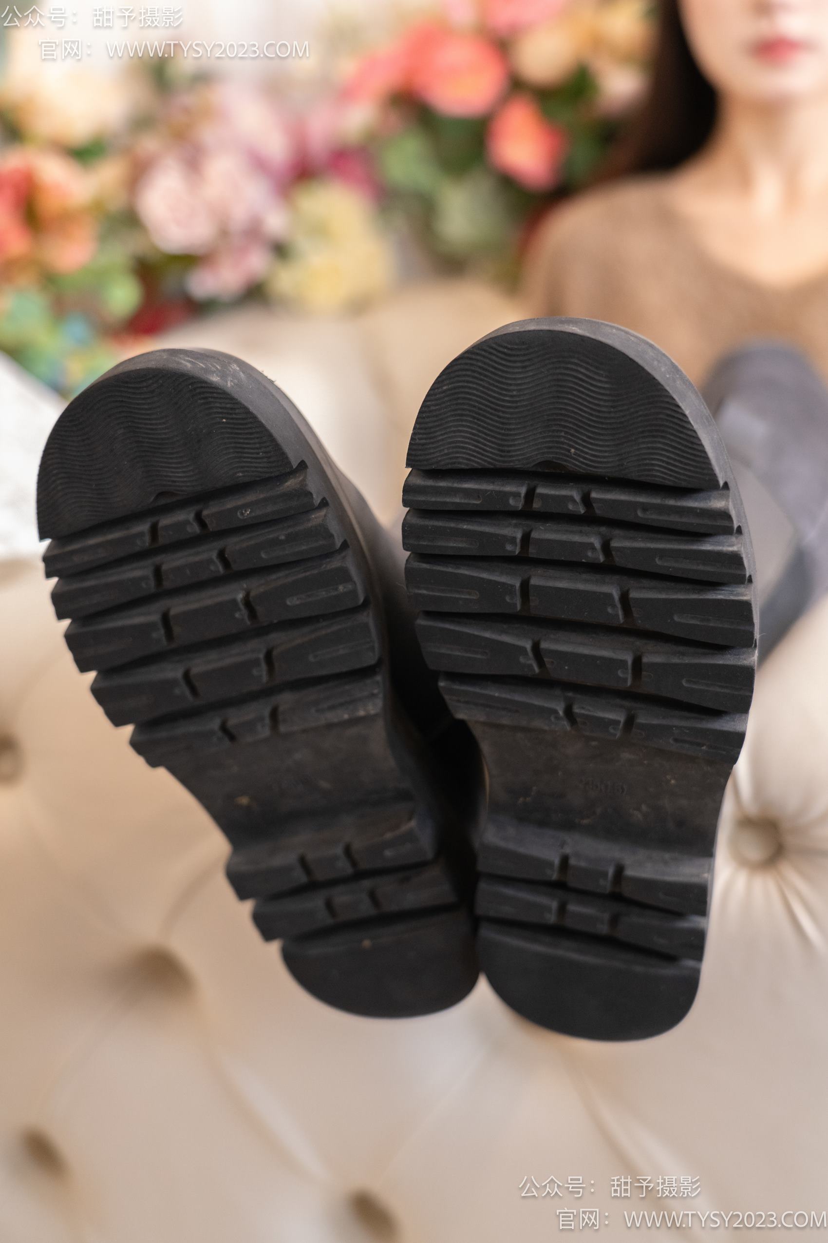 图片[39]-甜予摄影 NO.010 小离-靴子、白棉袜、裸足[131P] – 速更版-美库