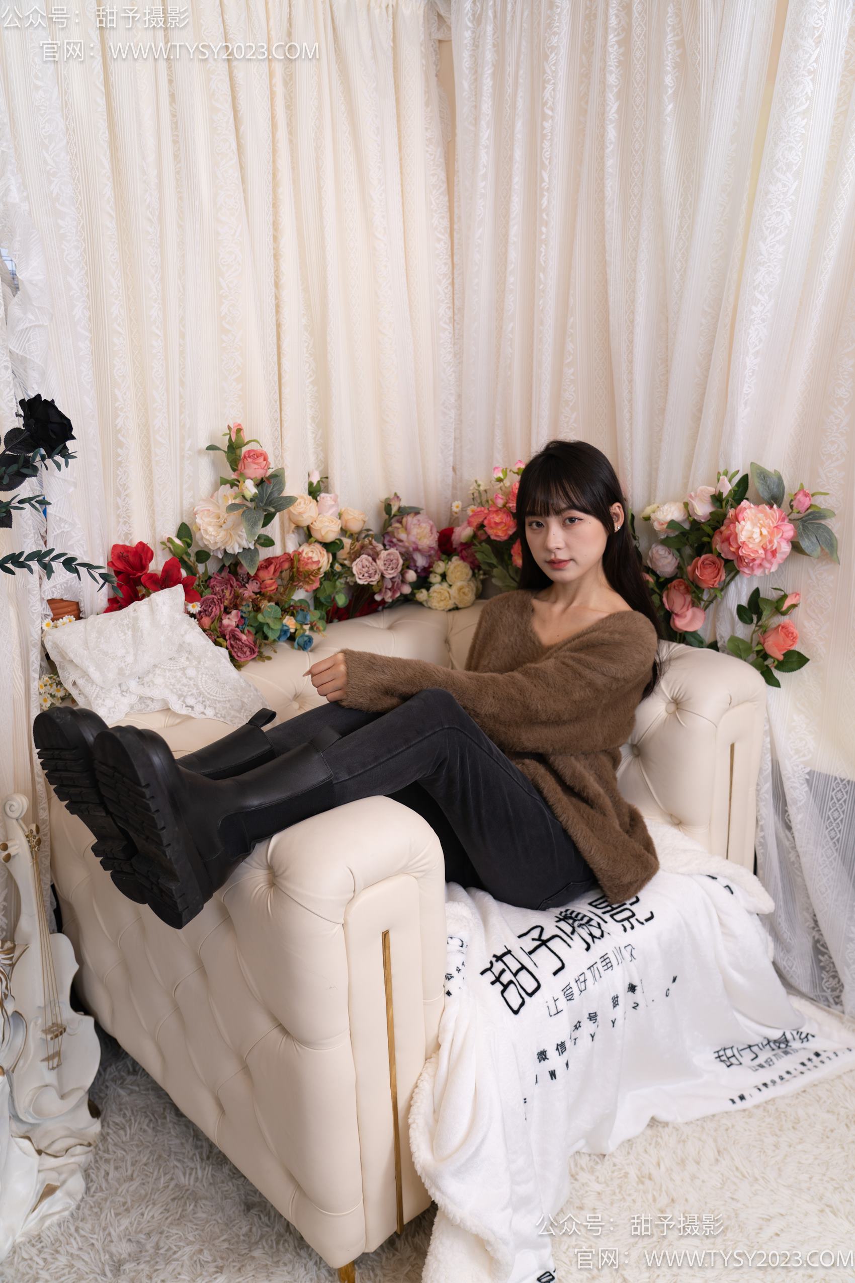 图片[40]-甜予摄影 NO.010 小离-靴子、白棉袜、裸足[131P] – 速更版-美库