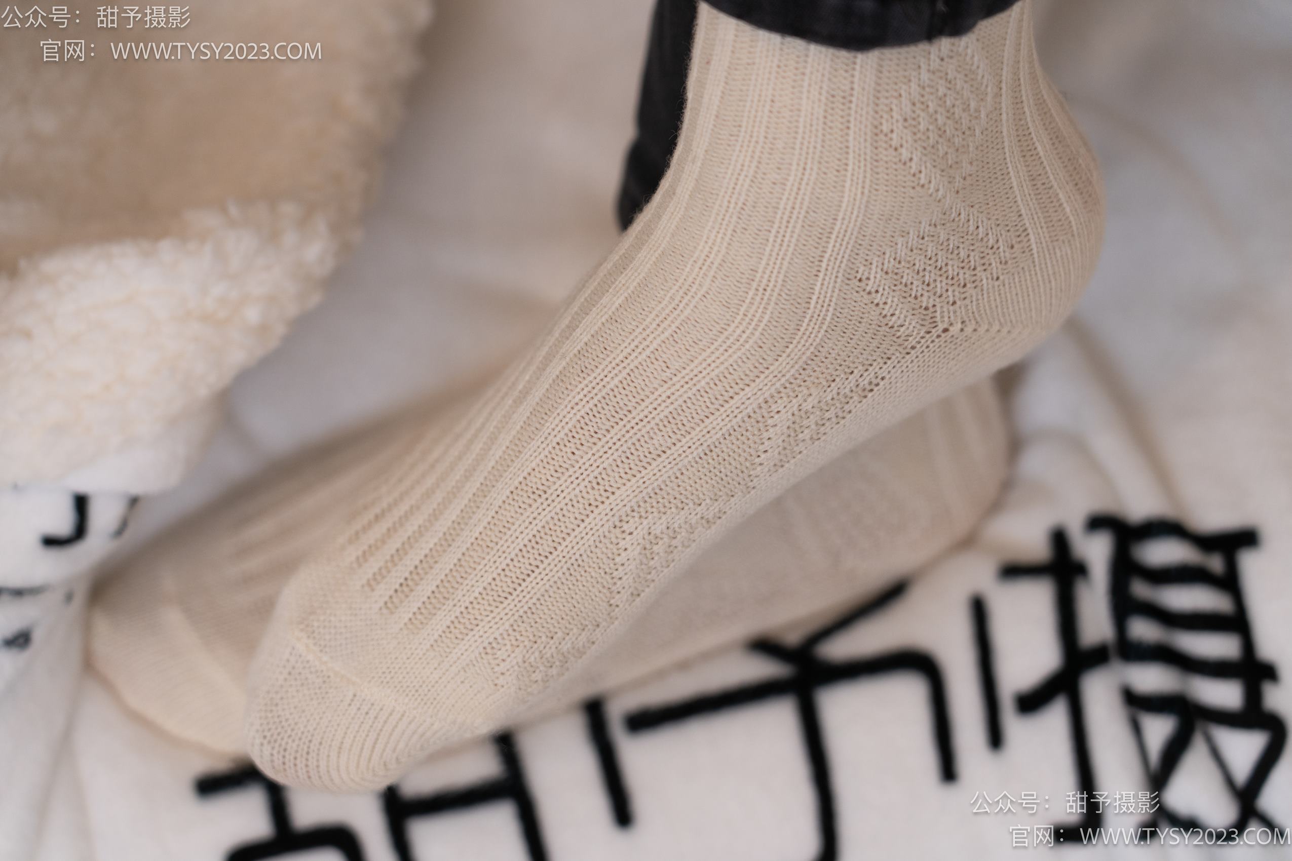 图片[82]-甜予摄影 NO.010 小离-靴子、白棉袜、裸足[131P] – 速更版-美库