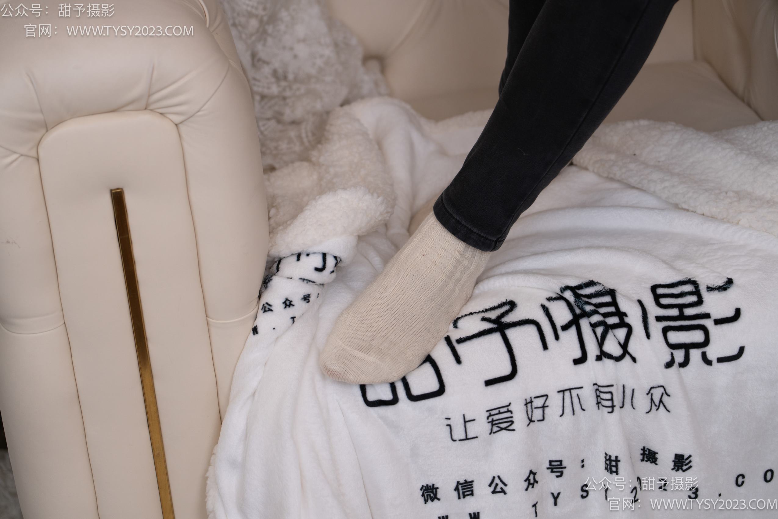 图片[85]-甜予摄影 NO.010 小离-靴子、白棉袜、裸足[131P] – 速更版-美库