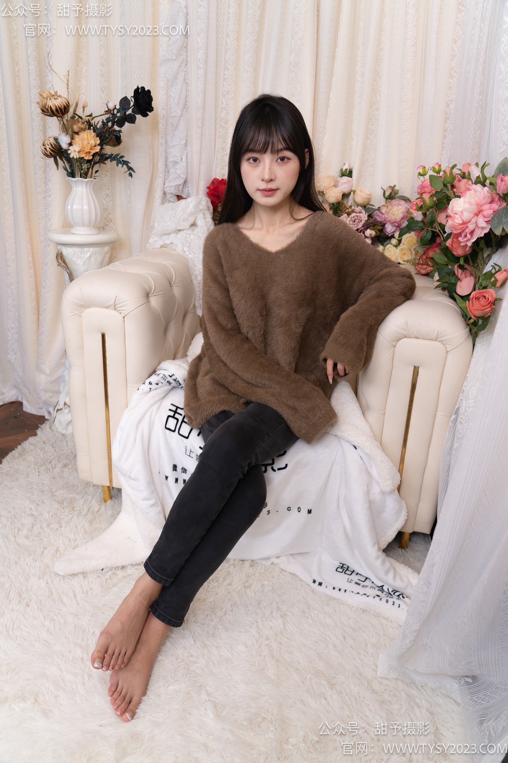 图片[131]-甜予摄影 NO.010 小离-靴子、白棉袜、裸足[131P] – 速更版-美库