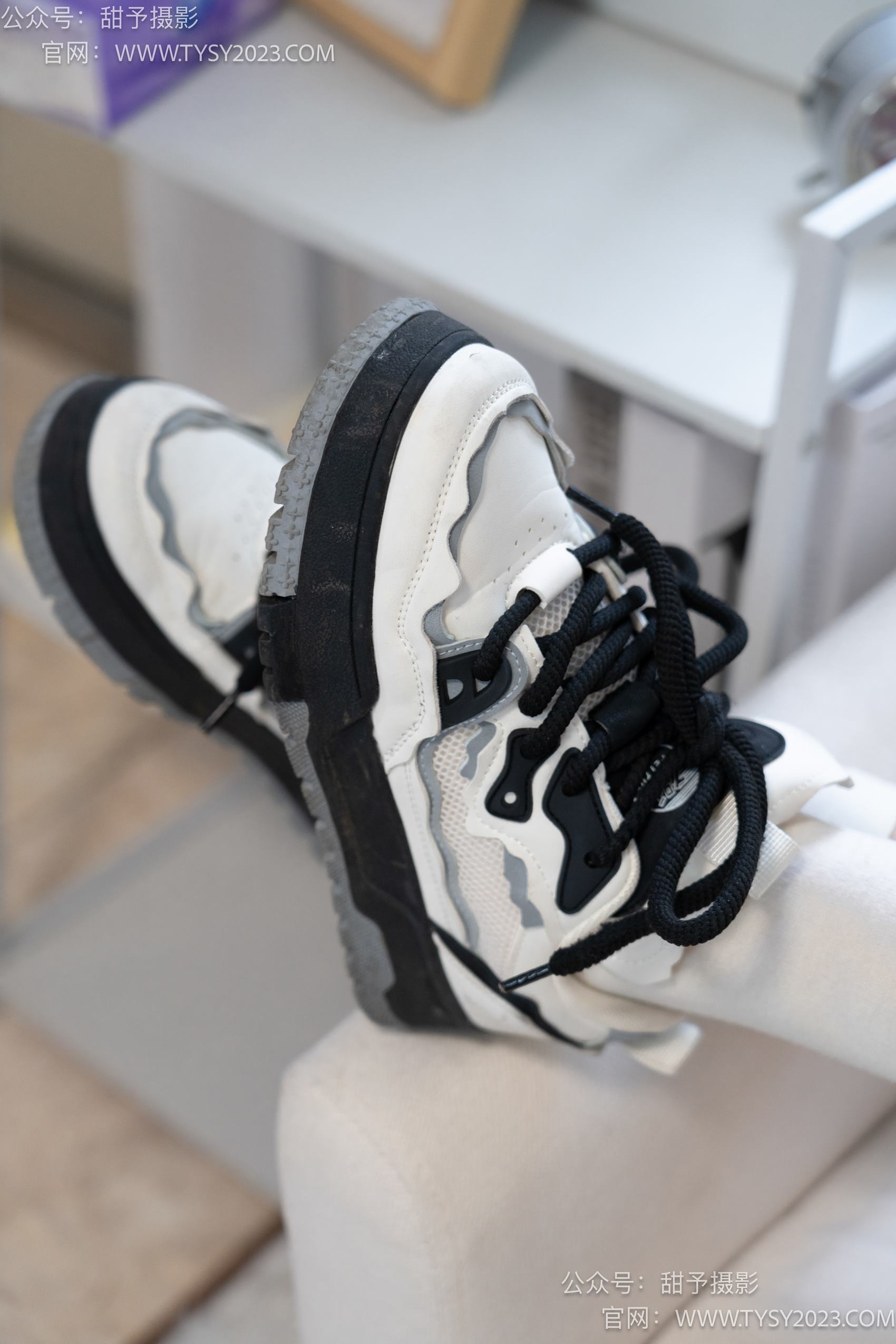 图片[19]-甜予摄影 NO.011 璇璇-板鞋、白棉袜、裸足[143P] – 速更版-美库