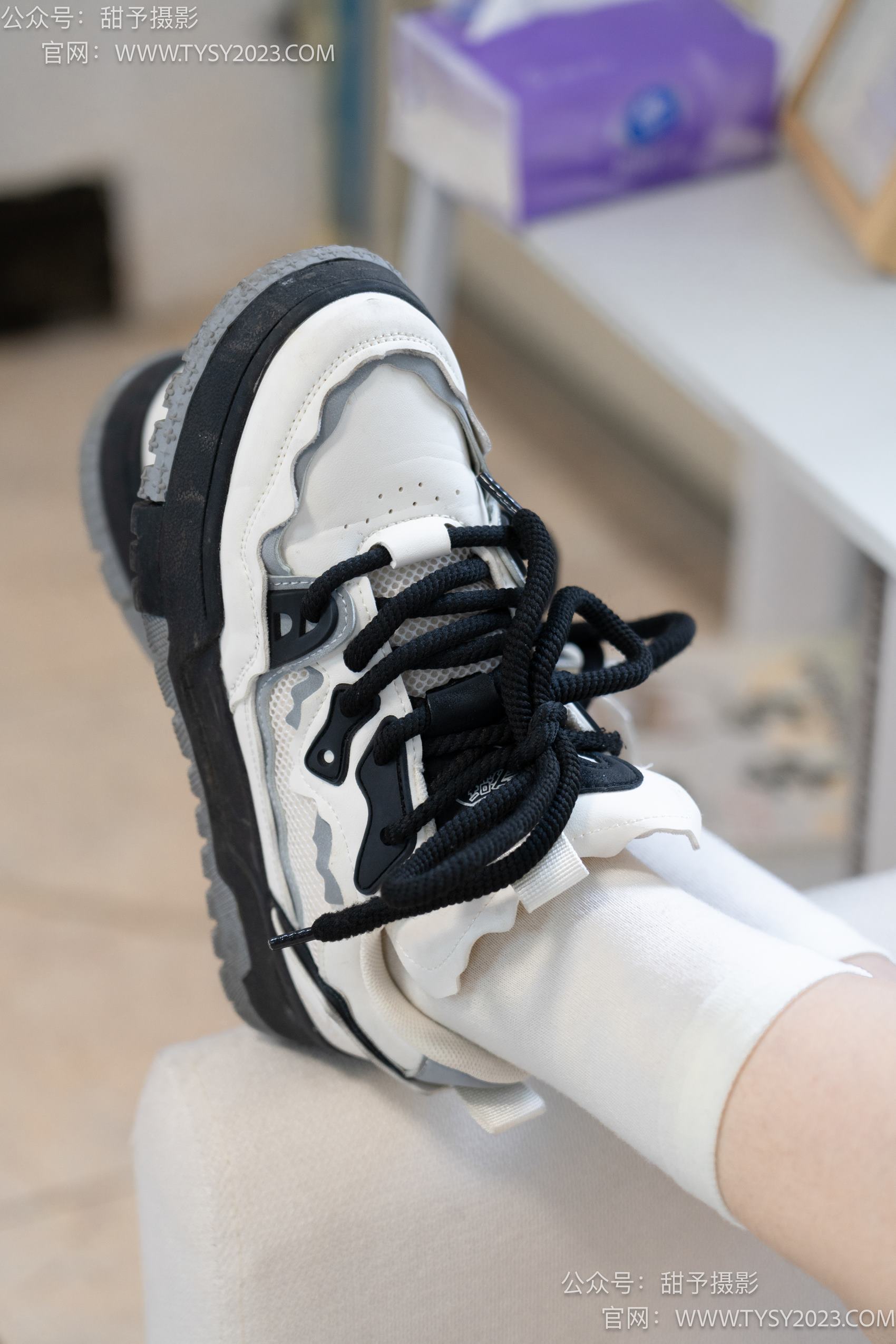 图片[22]-甜予摄影 NO.011 璇璇-板鞋、白棉袜、裸足[143P] – 速更版-美库