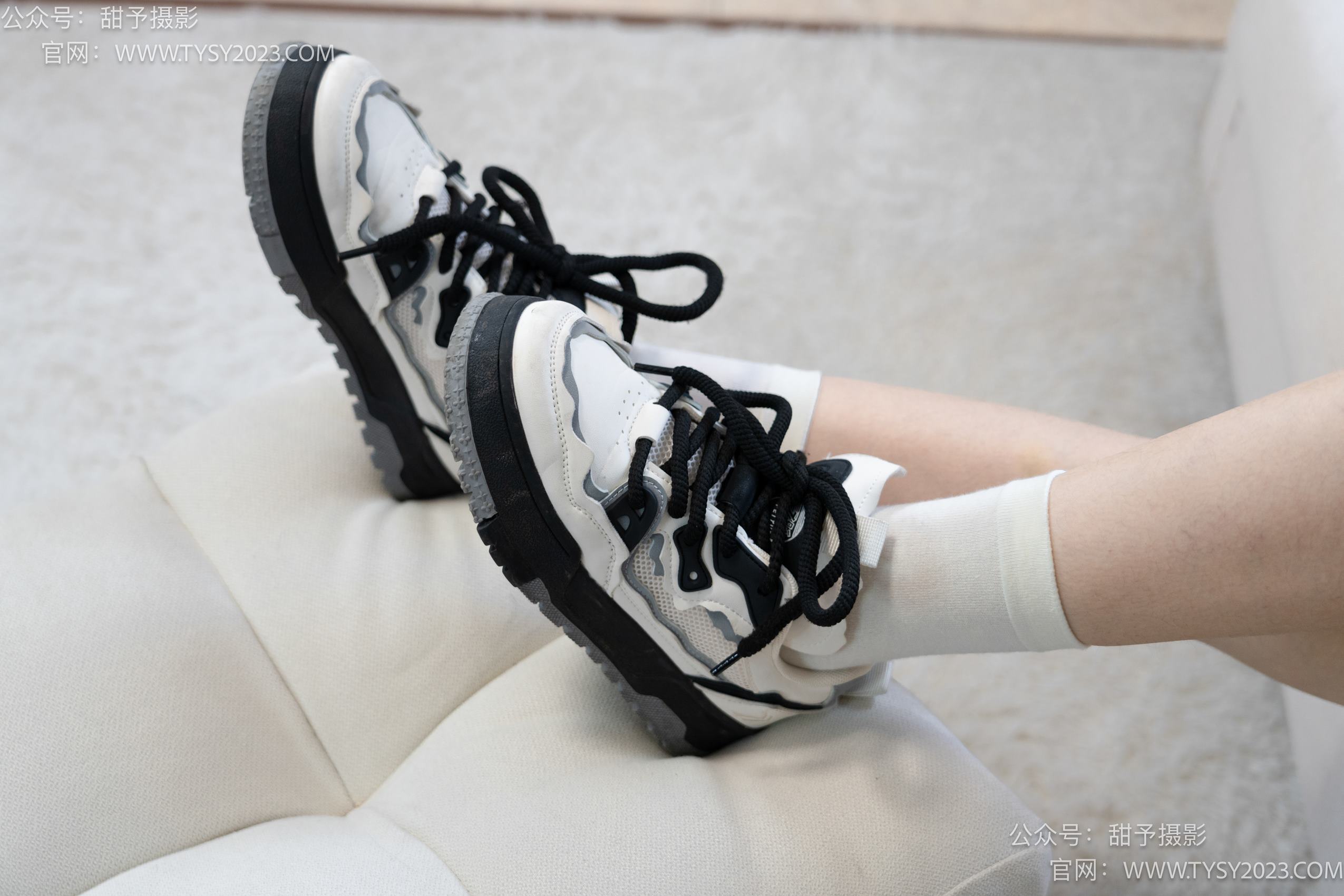 图片[26]-甜予摄影 NO.011 璇璇-板鞋、白棉袜、裸足[143P] – 速更版-美库