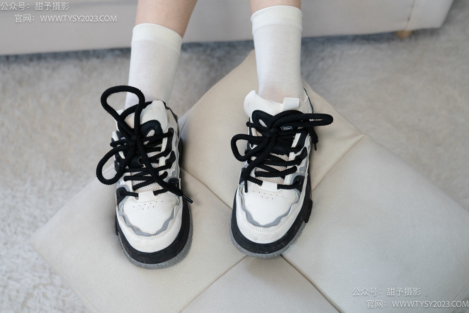 图片[31]-甜予摄影 NO.011 璇璇-板鞋、白棉袜、裸足[143P] – 速更版-美库