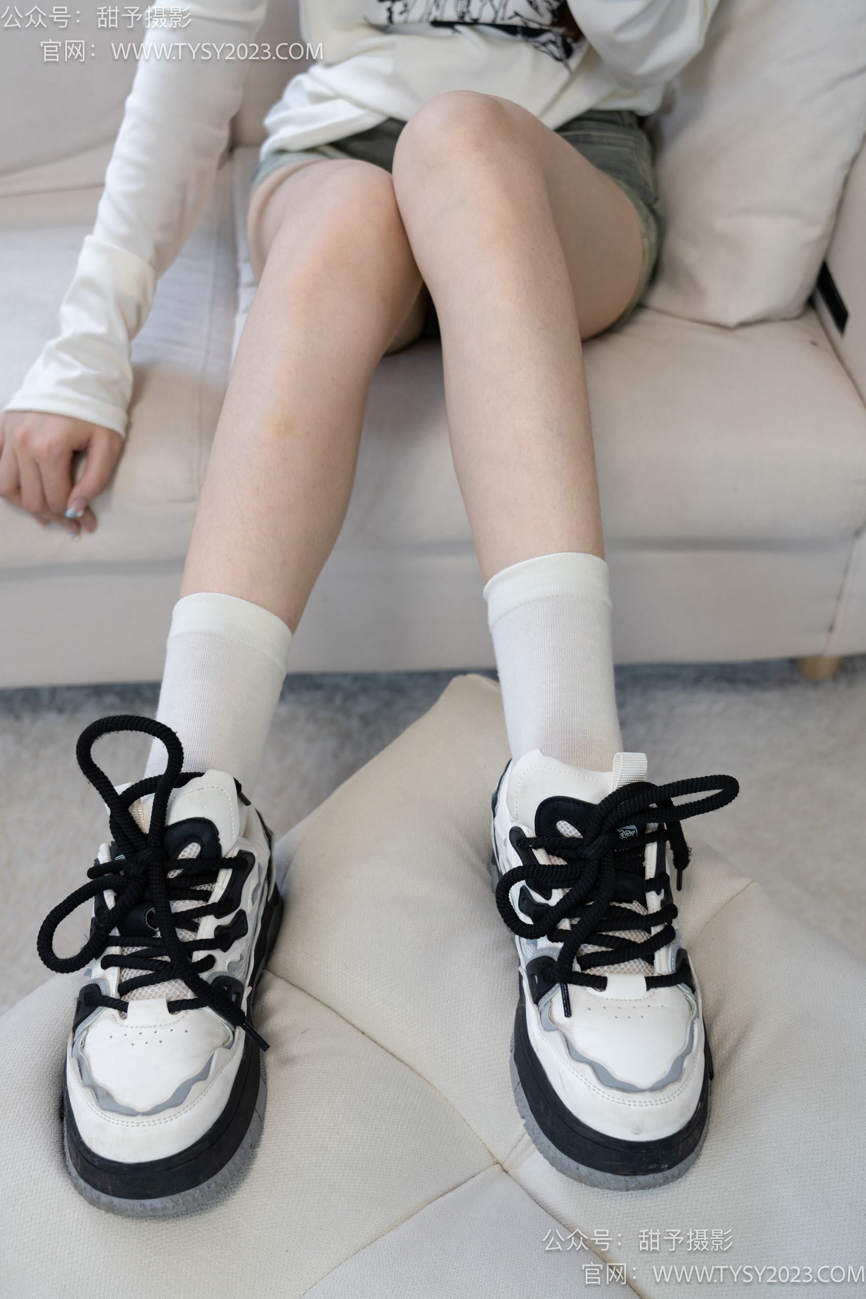 图片[35]-甜予摄影 NO.011 璇璇-板鞋、白棉袜、裸足[143P] – 速更版-美库