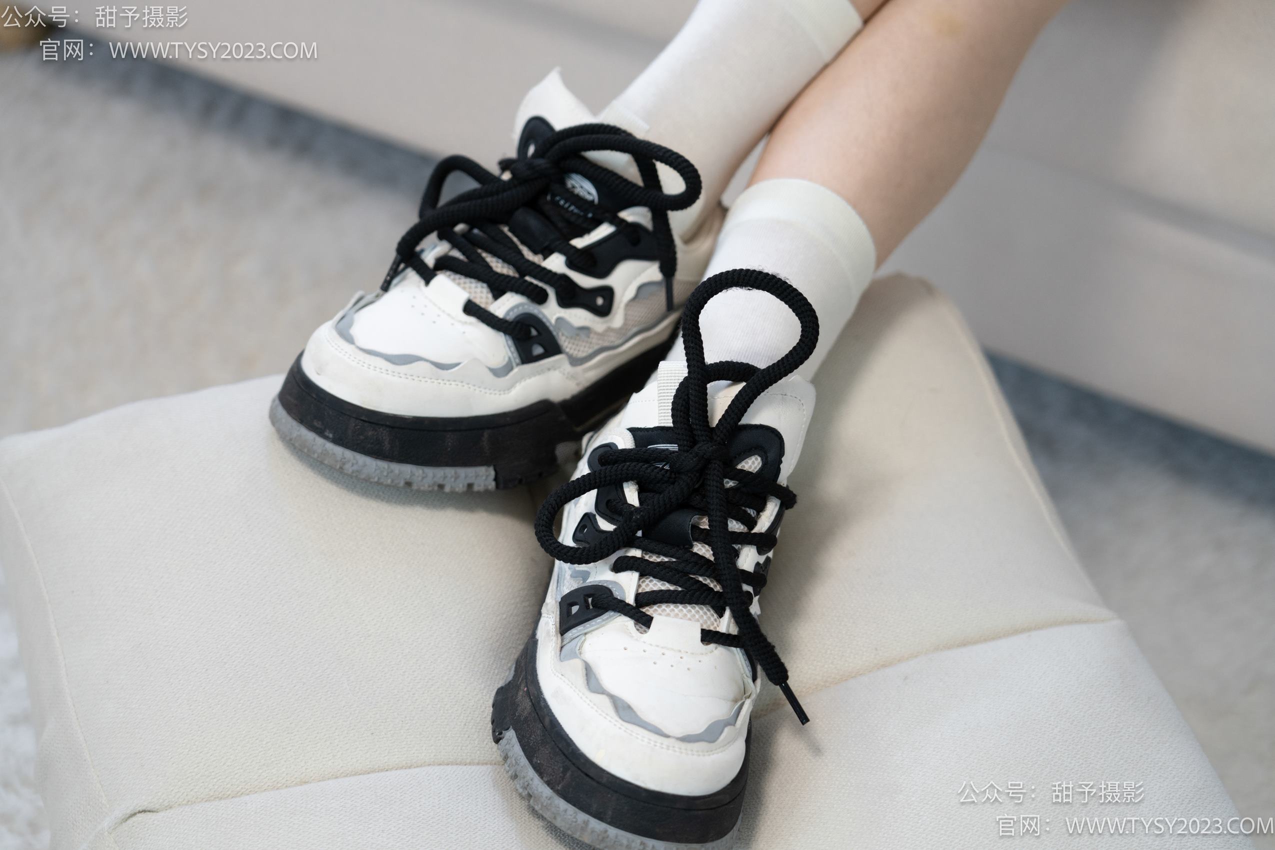 图片[41]-甜予摄影 NO.011 璇璇-板鞋、白棉袜、裸足[143P] – 速更版-美库