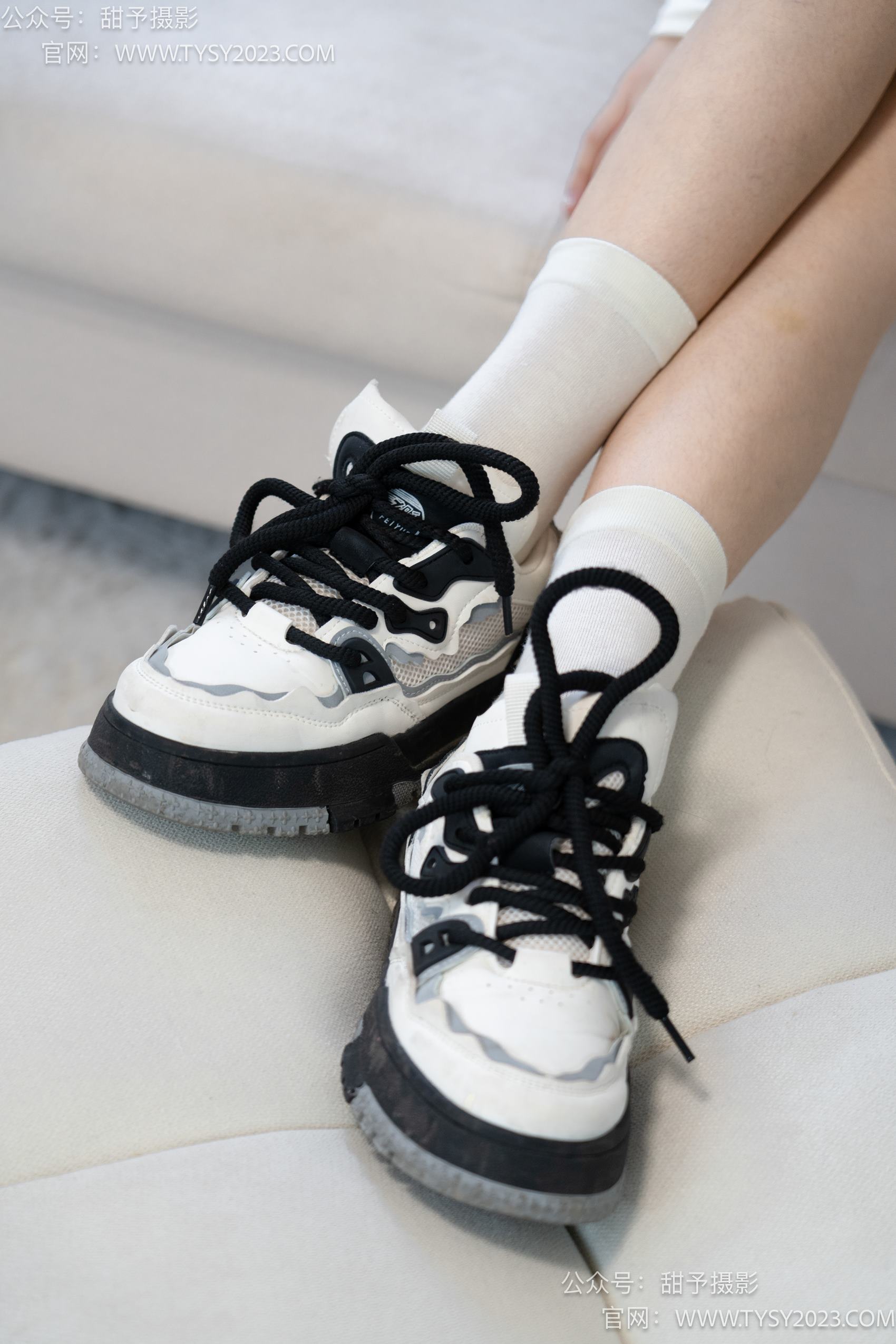 图片[42]-甜予摄影 NO.011 璇璇-板鞋、白棉袜、裸足[143P] – 速更版-美库