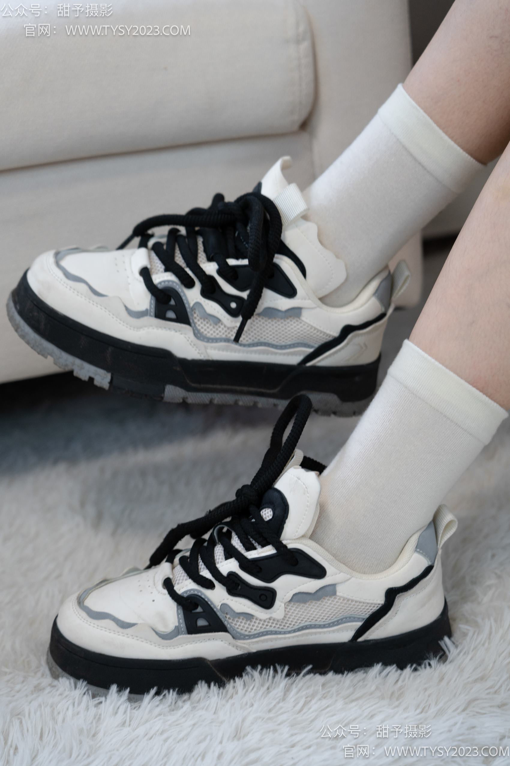 图片[47]-甜予摄影 NO.011 璇璇-板鞋、白棉袜、裸足[143P] – 速更版-美库