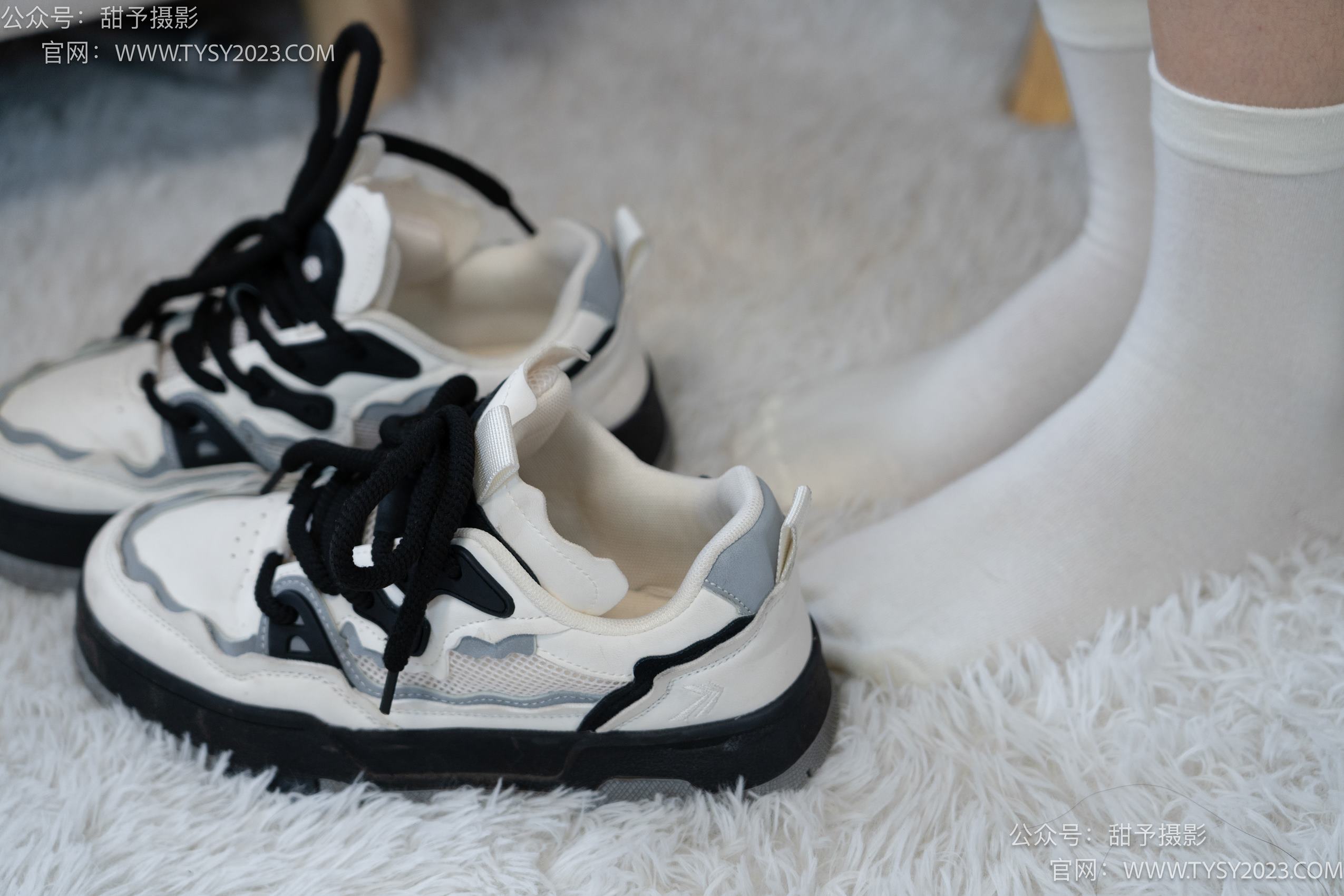 图片[51]-甜予摄影 NO.011 璇璇-板鞋、白棉袜、裸足[143P] – 速更版-美库