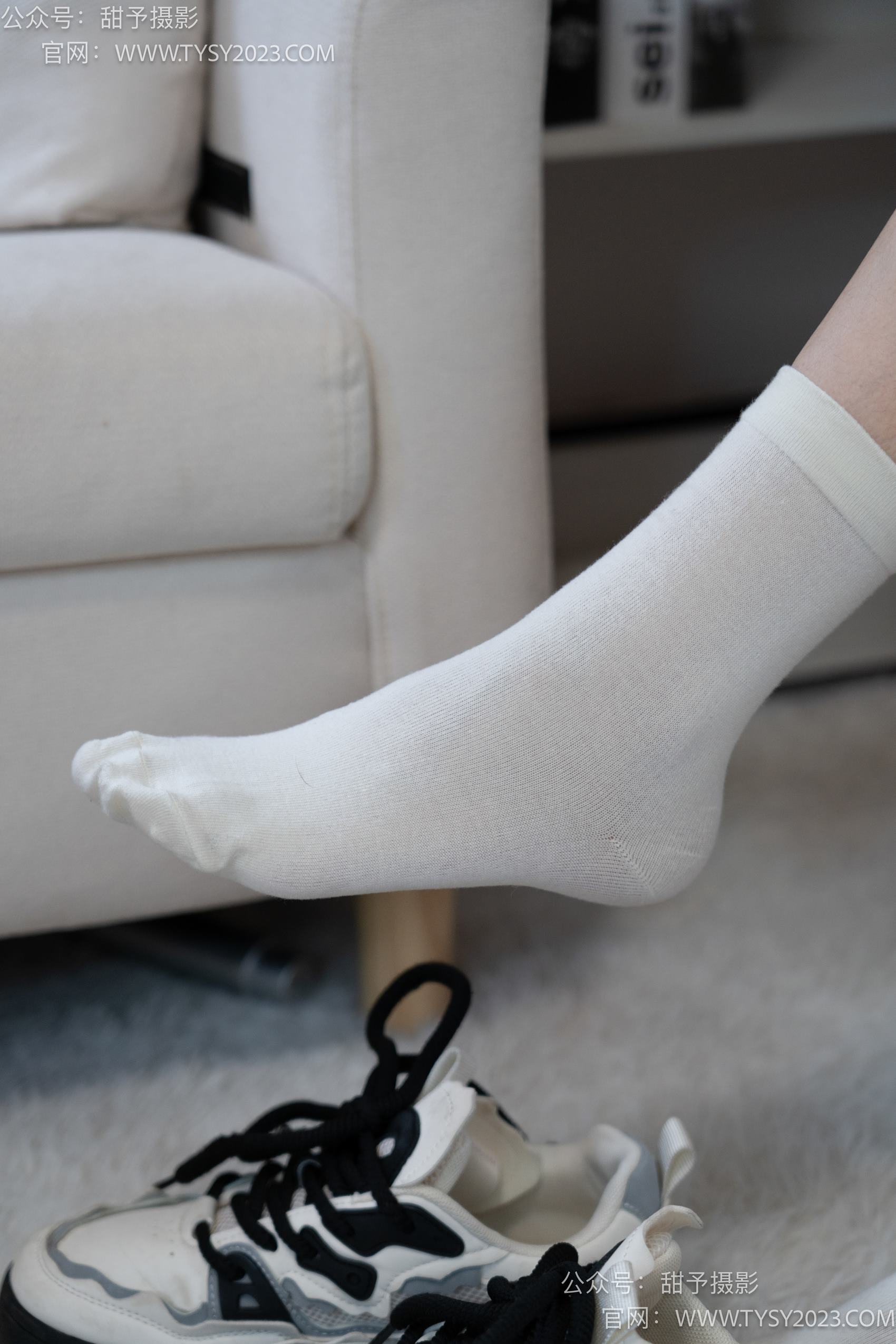 图片[54]-甜予摄影 NO.011 璇璇-板鞋、白棉袜、裸足[143P] – 速更版-美库