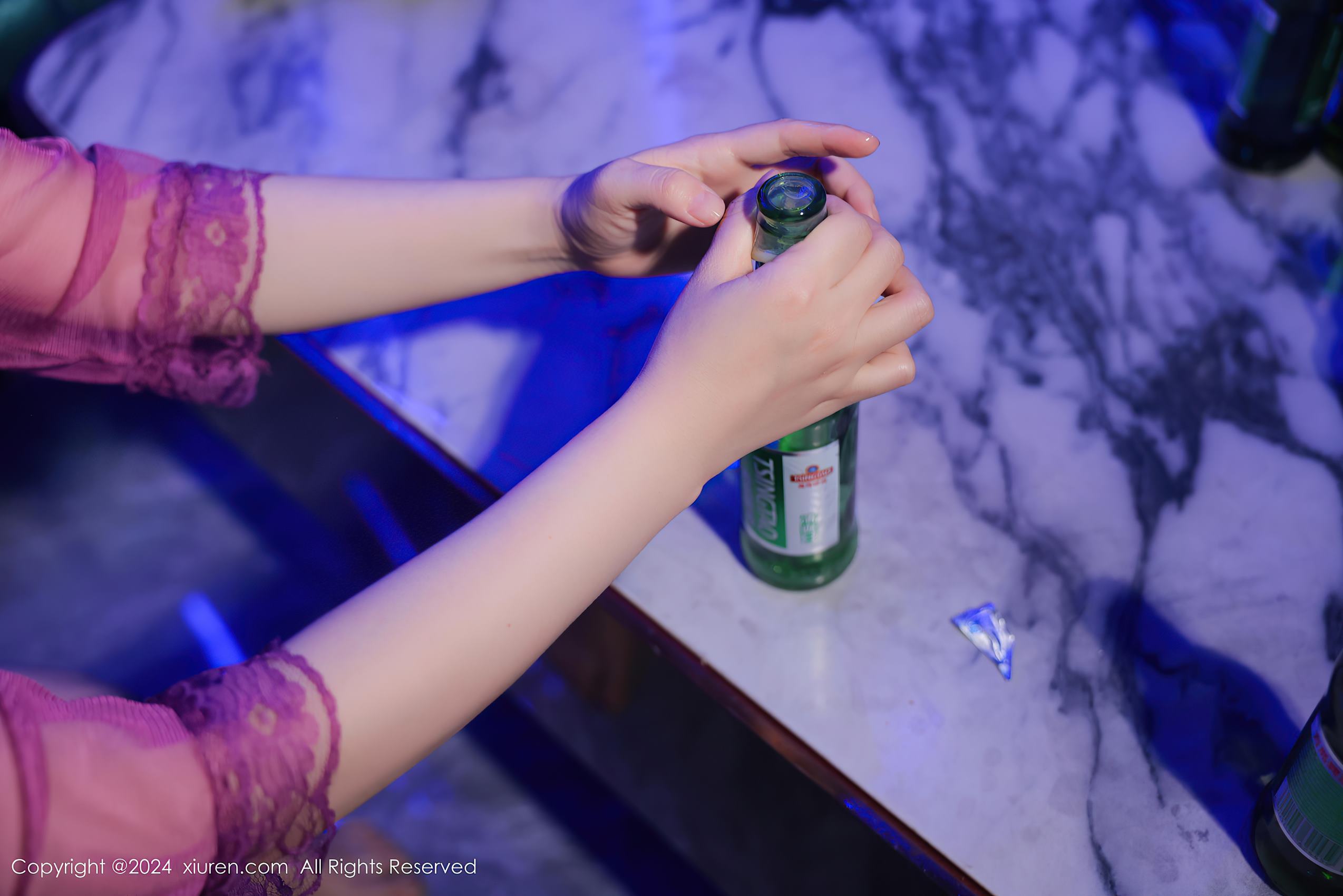 图片[17]-[Xiuren秀人网]2024.04.16 NO.8402 豆瓣酱 喝点小酒 [17+1P] – 速更版-美库