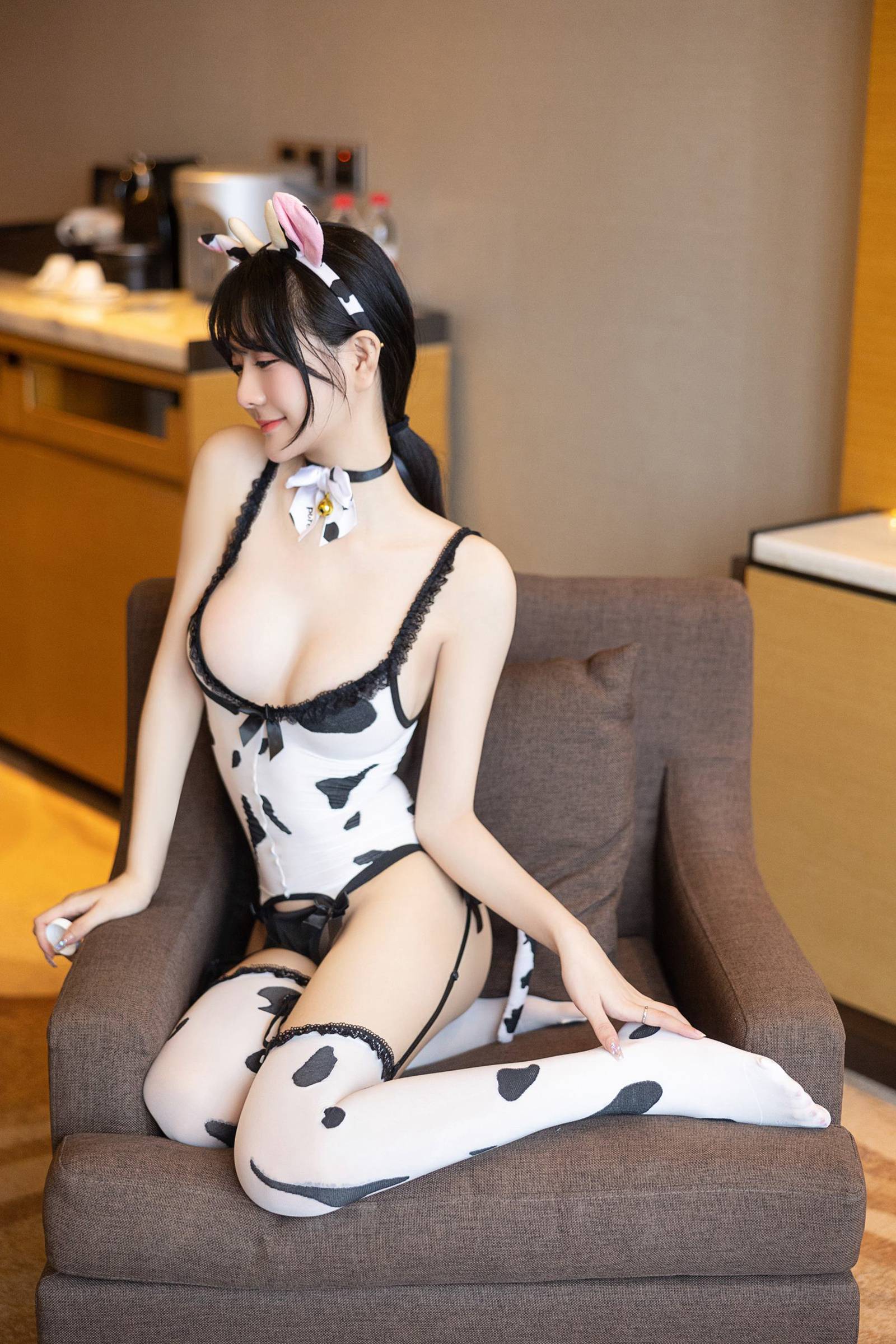 图片[26]-秀人内购@谢小蒽(幼幼)-内部私购《小奶牛》[27P] – 速更版-美库