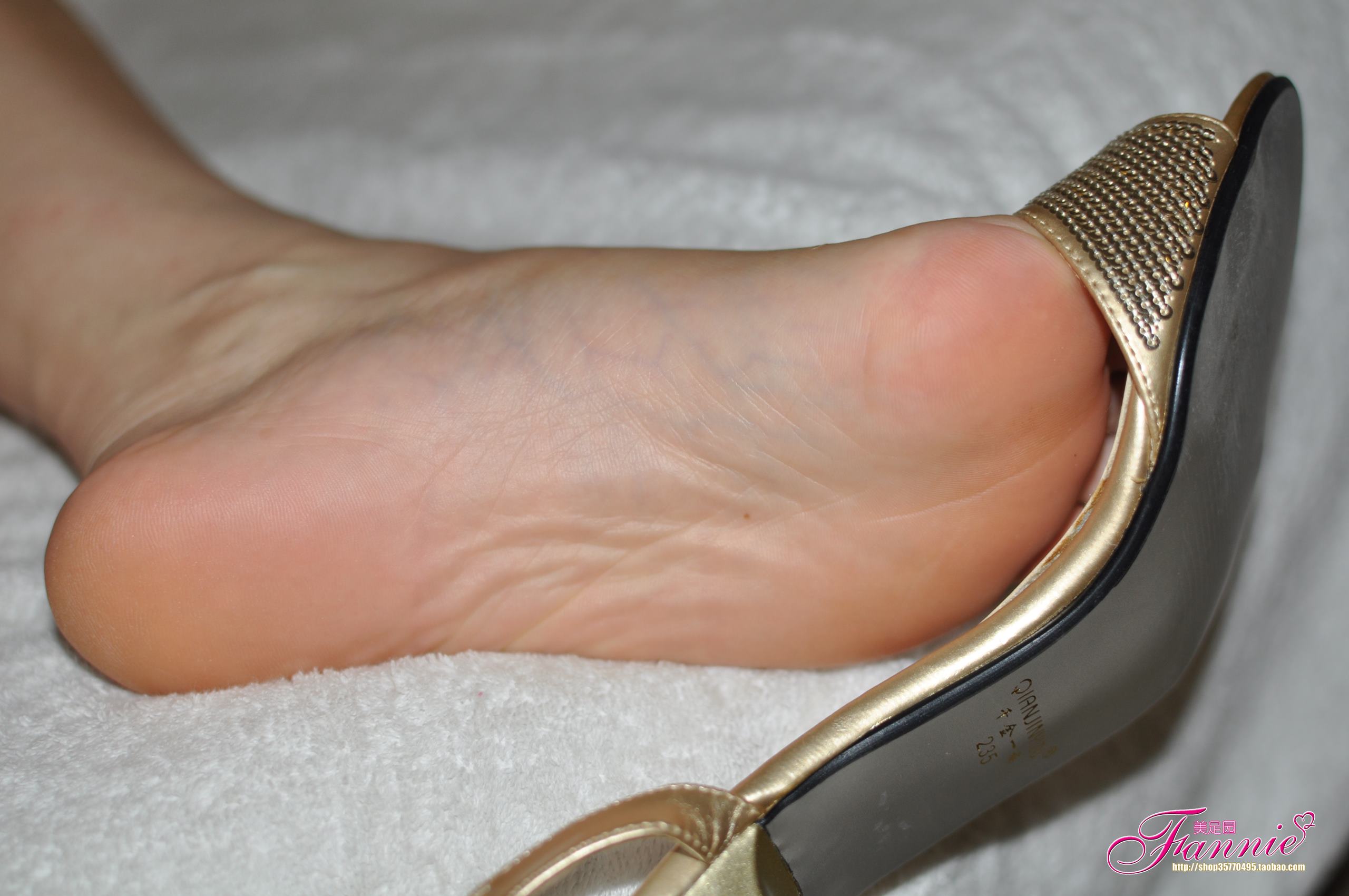 图片[55]-Fannie芬妮每足园 No.439 素雅-金色高跟鞋[71P] – 速更版-美库