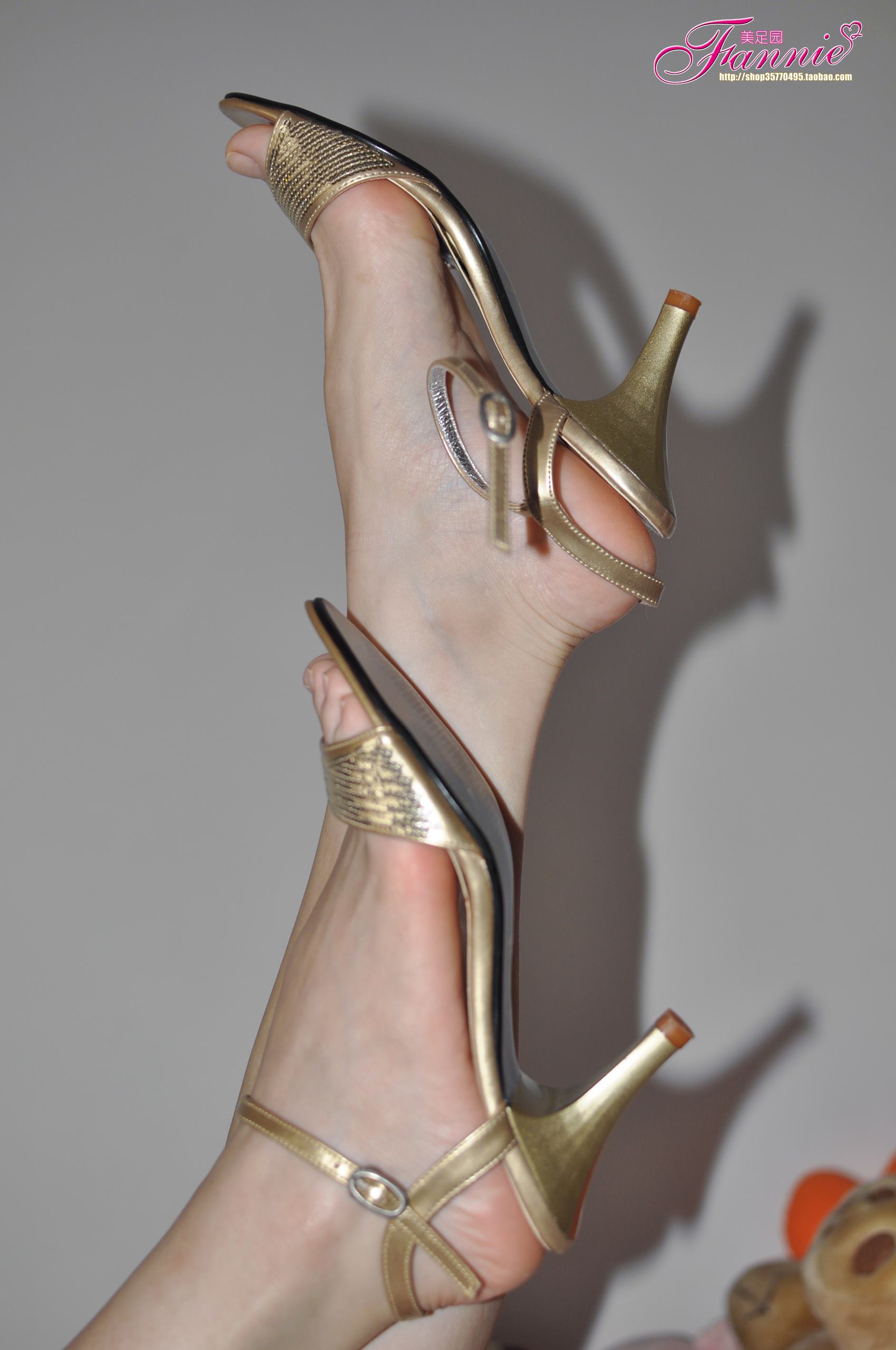 图片[67]-Fannie芬妮每足园 No.439 素雅-金色高跟鞋[71P] – 速更版-美库