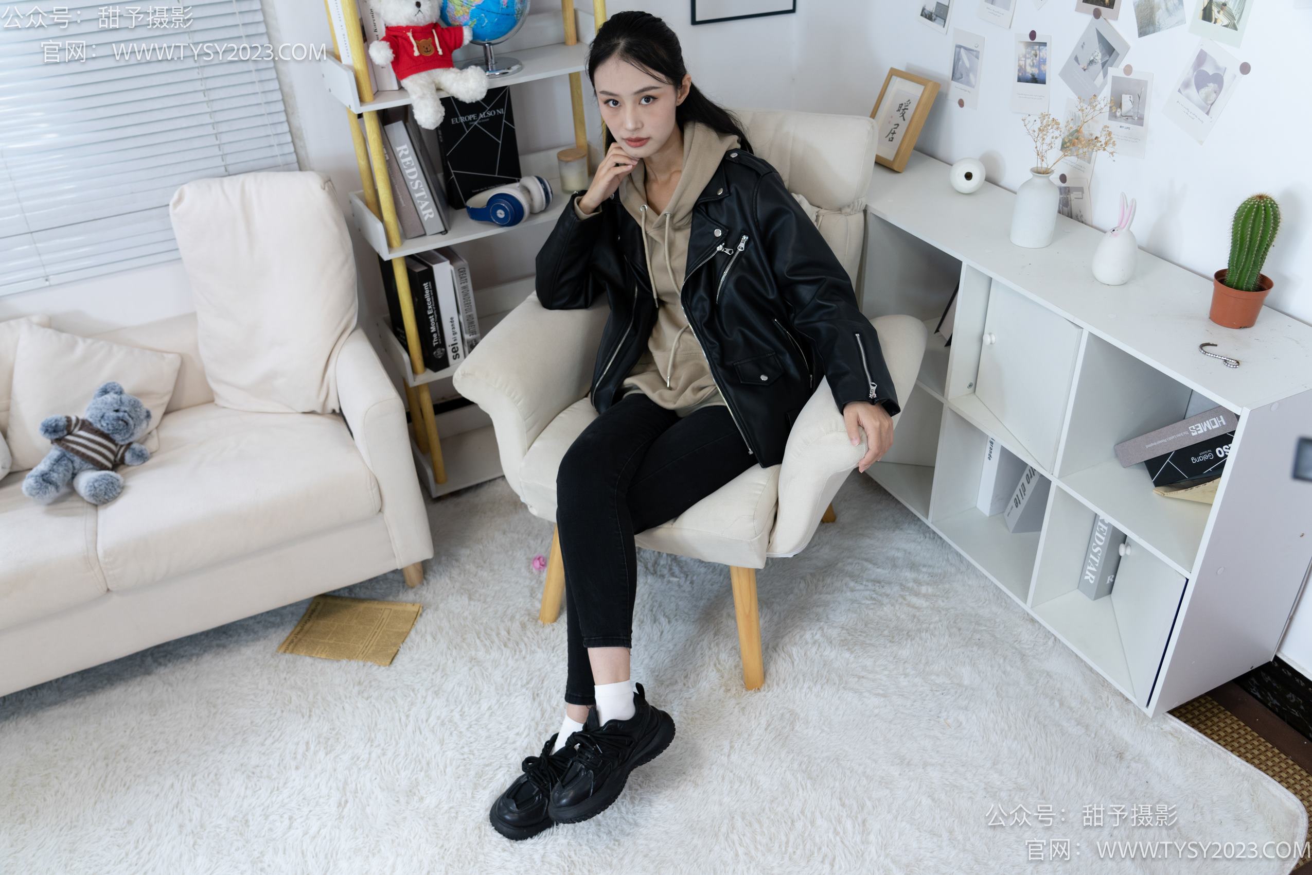 图片[14]-甜予摄影 NO.014 肉肉-运动鞋、白棉袜、裸足[116P] – 速更版-美库