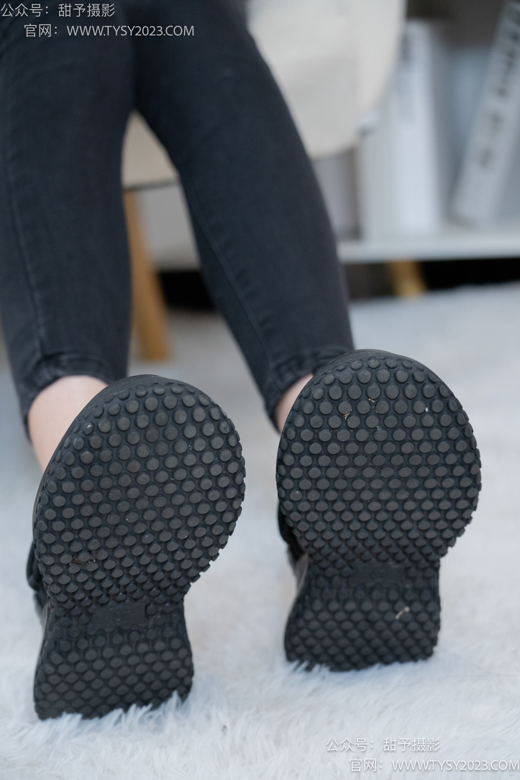 图片[22]-甜予摄影 NO.014 肉肉-运动鞋、白棉袜、裸足[116P] – 速更版-美库
