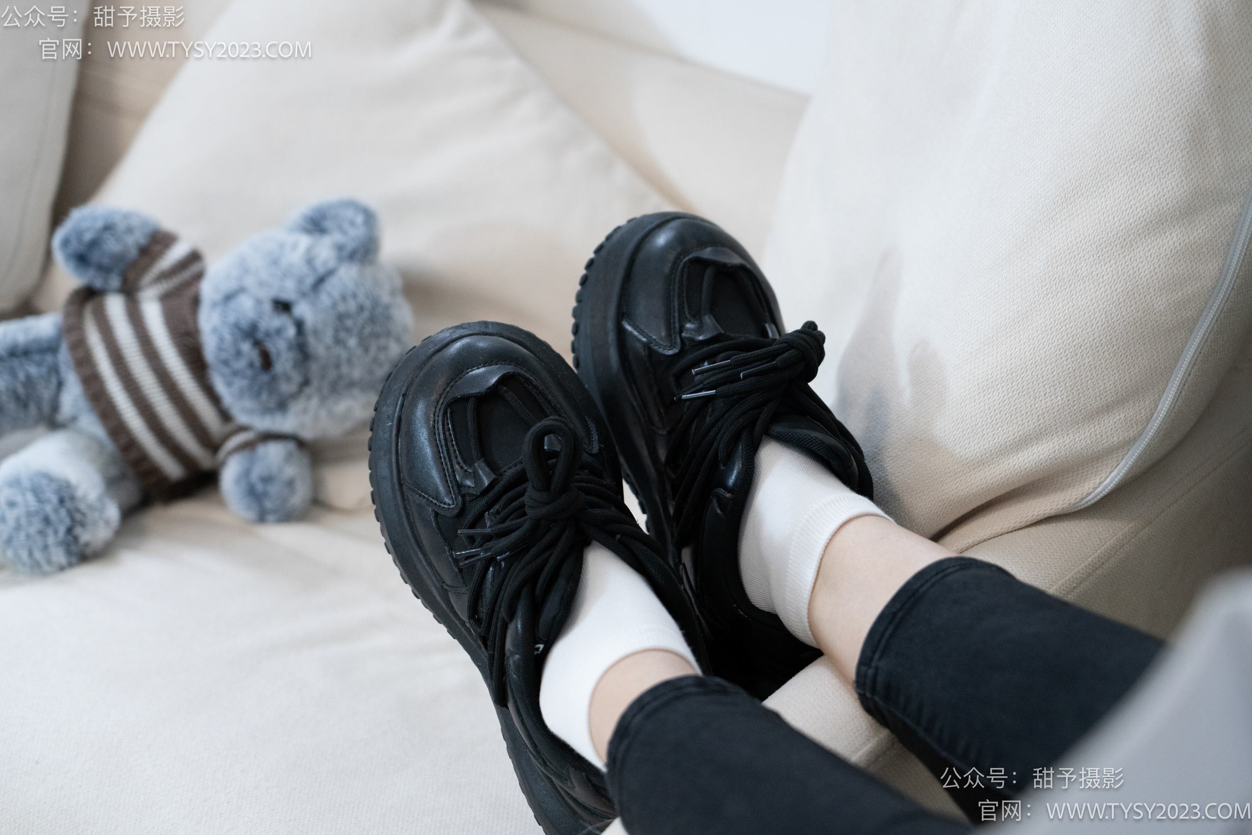 图片[27]-甜予摄影 NO.014 肉肉-运动鞋、白棉袜、裸足[116P] – 速更版-美库