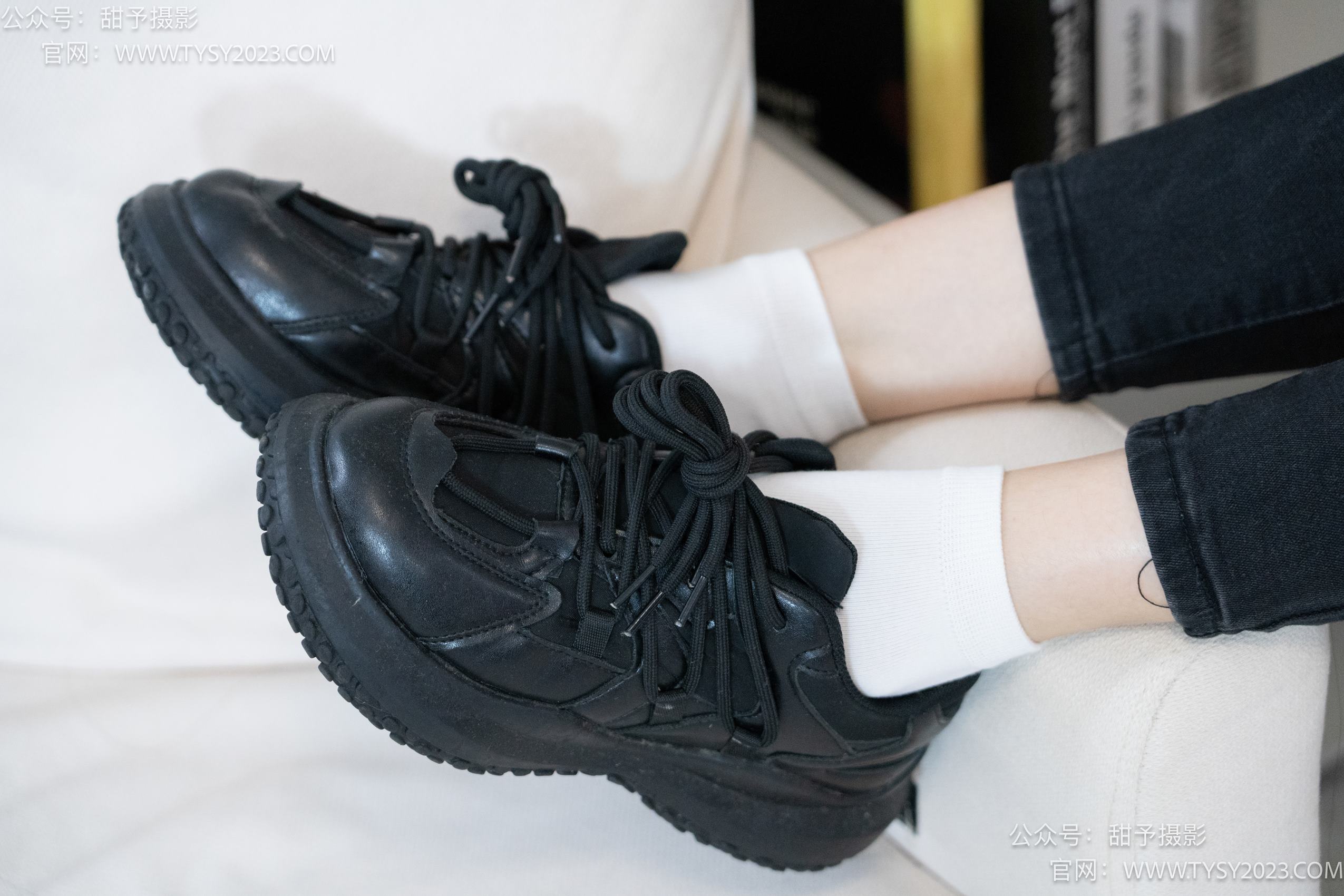 图片[28]-甜予摄影 NO.014 肉肉-运动鞋、白棉袜、裸足[116P] – 速更版-美库