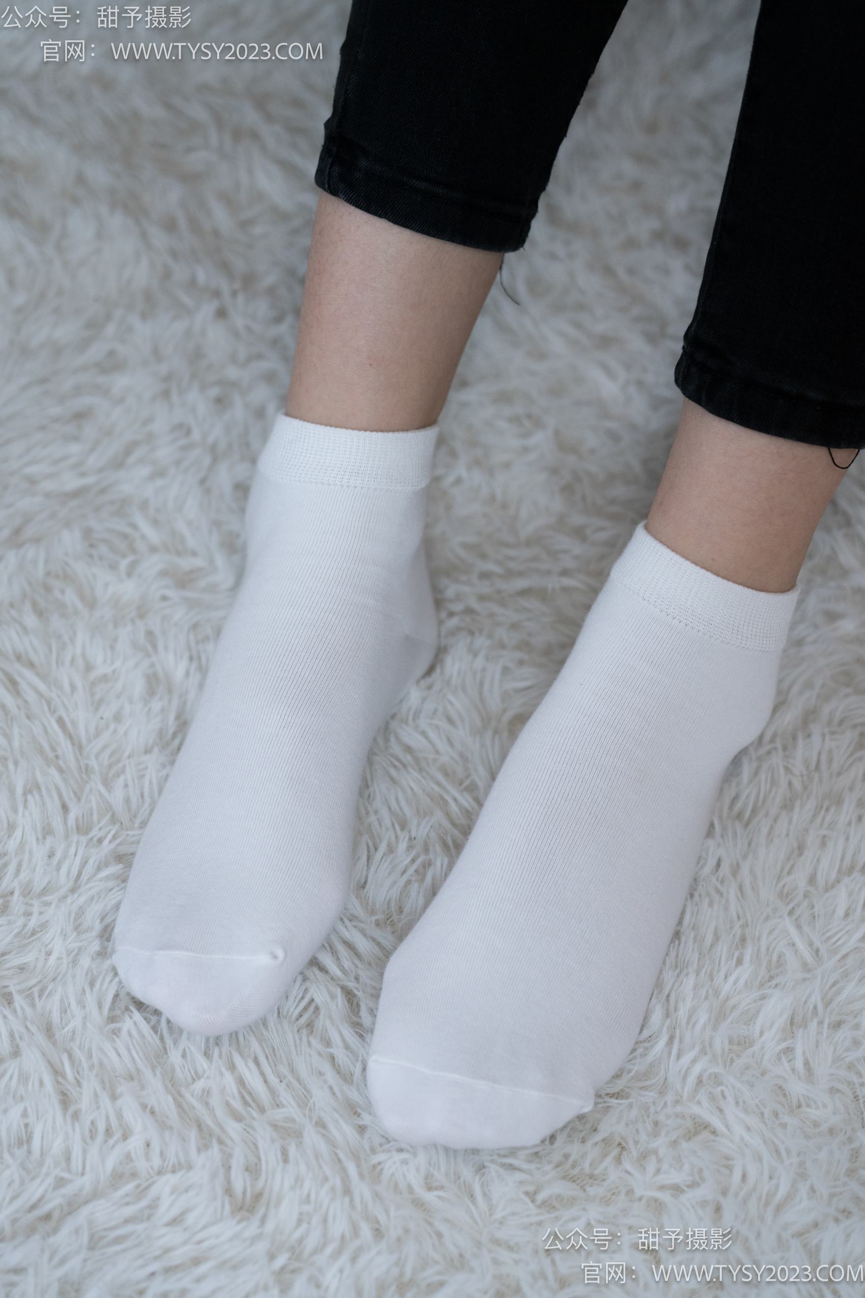 图片[41]-甜予摄影 NO.014 肉肉-运动鞋、白棉袜、裸足[116P] – 速更版-美库