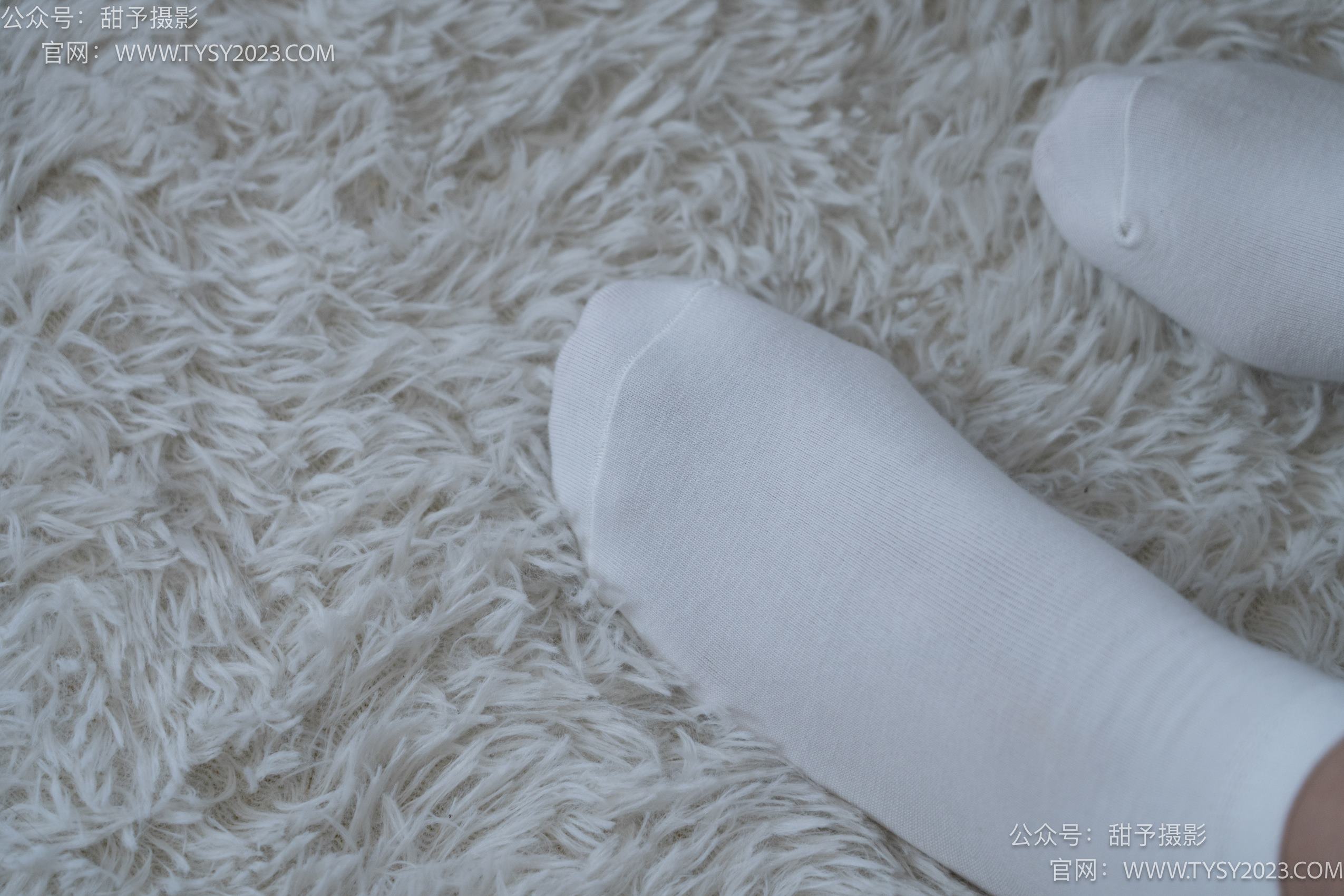 图片[50]-甜予摄影 NO.014 肉肉-运动鞋、白棉袜、裸足[116P] – 速更版-美库