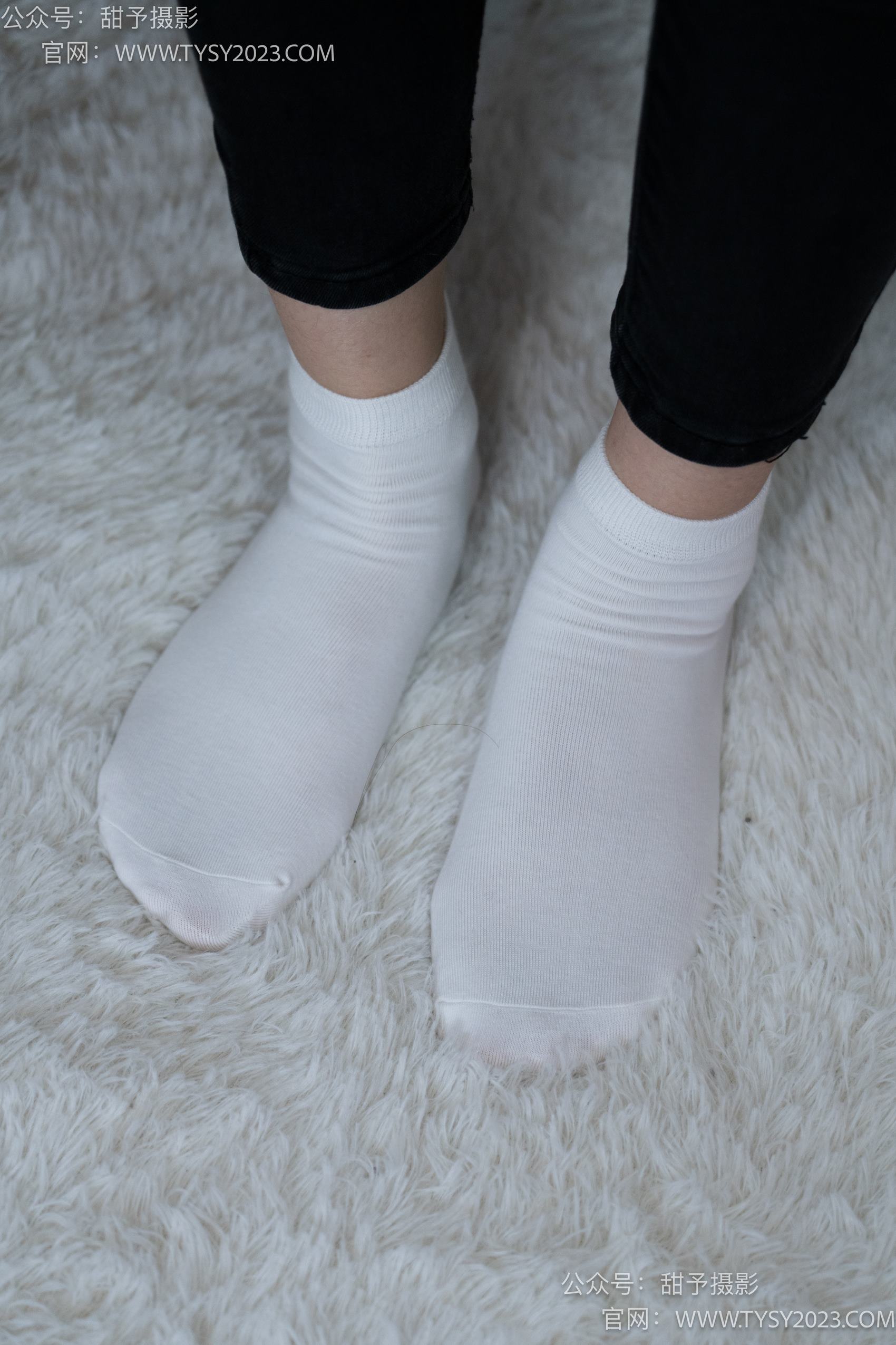 图片[53]-甜予摄影 NO.014 肉肉-运动鞋、白棉袜、裸足[116P] – 速更版-美库