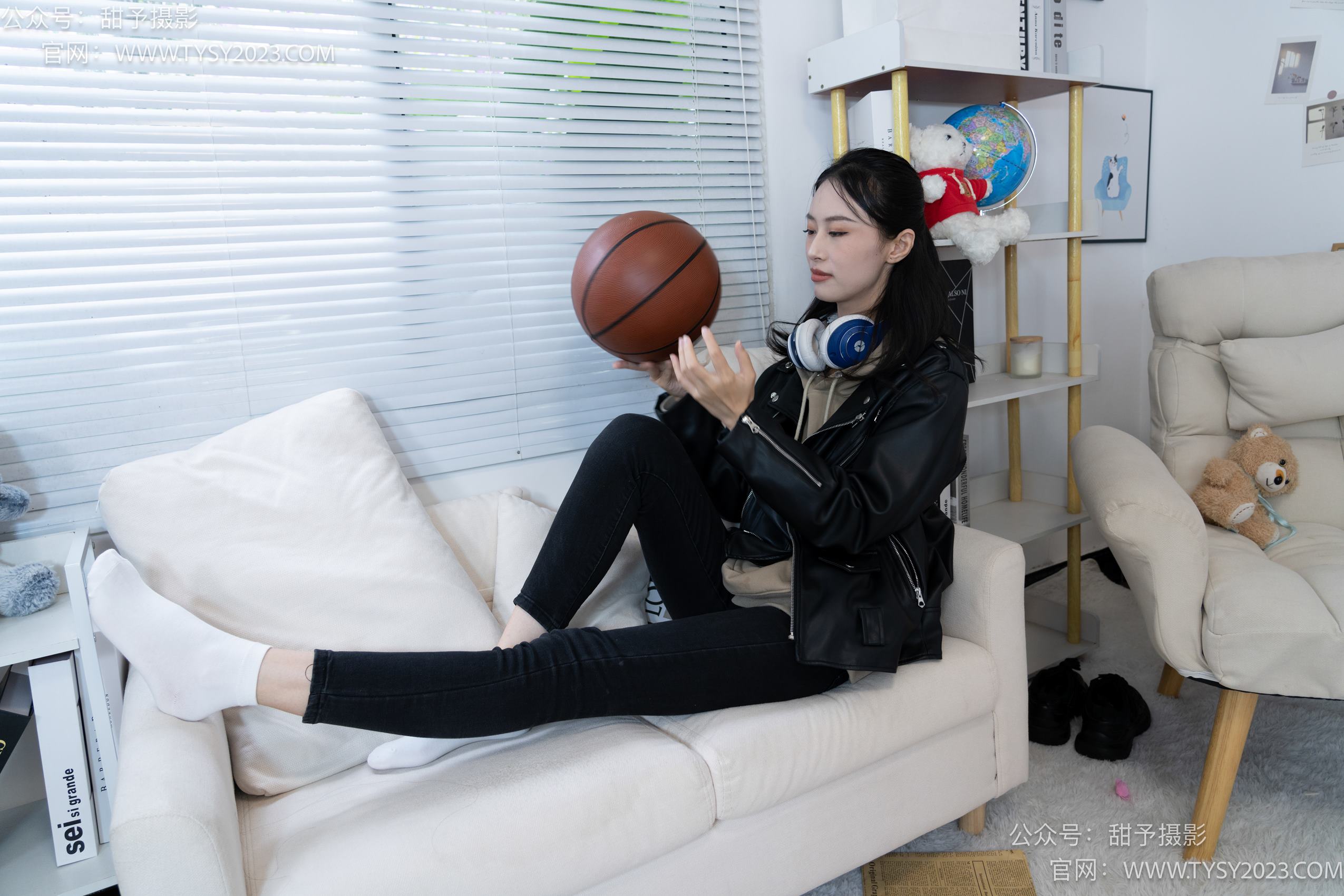 图片[55]-甜予摄影 NO.014 肉肉-运动鞋、白棉袜、裸足[116P] – 速更版-美库