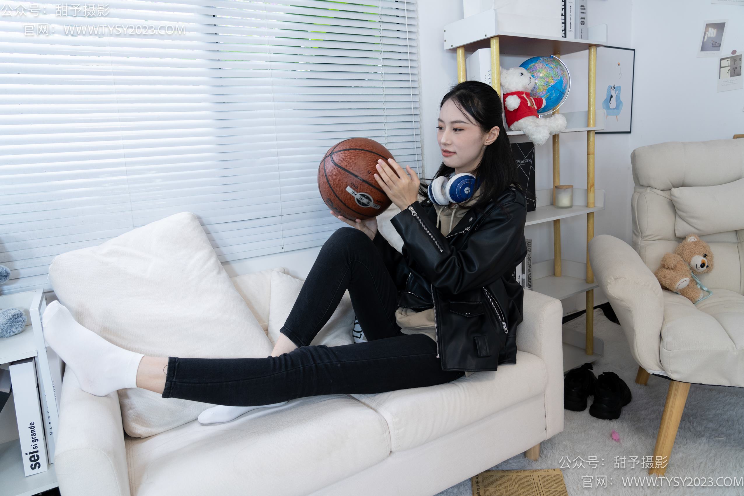 图片[56]-甜予摄影 NO.014 肉肉-运动鞋、白棉袜、裸足[116P] – 速更版-美库