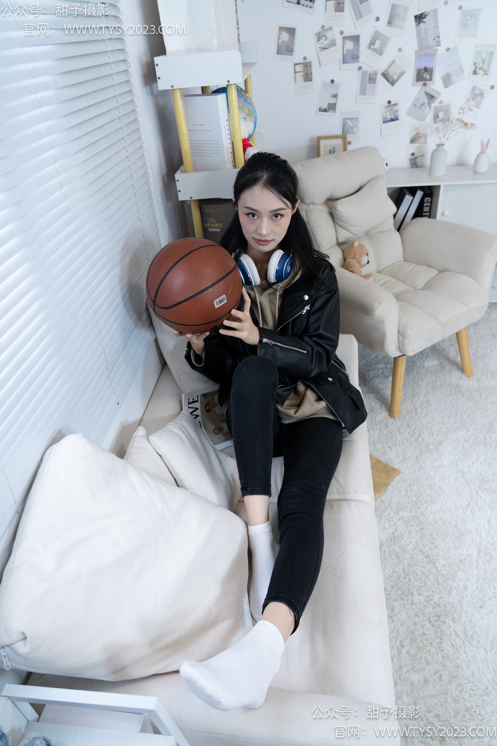 图片[57]-甜予摄影 NO.014 肉肉-运动鞋、白棉袜、裸足[116P] – 速更版-美库