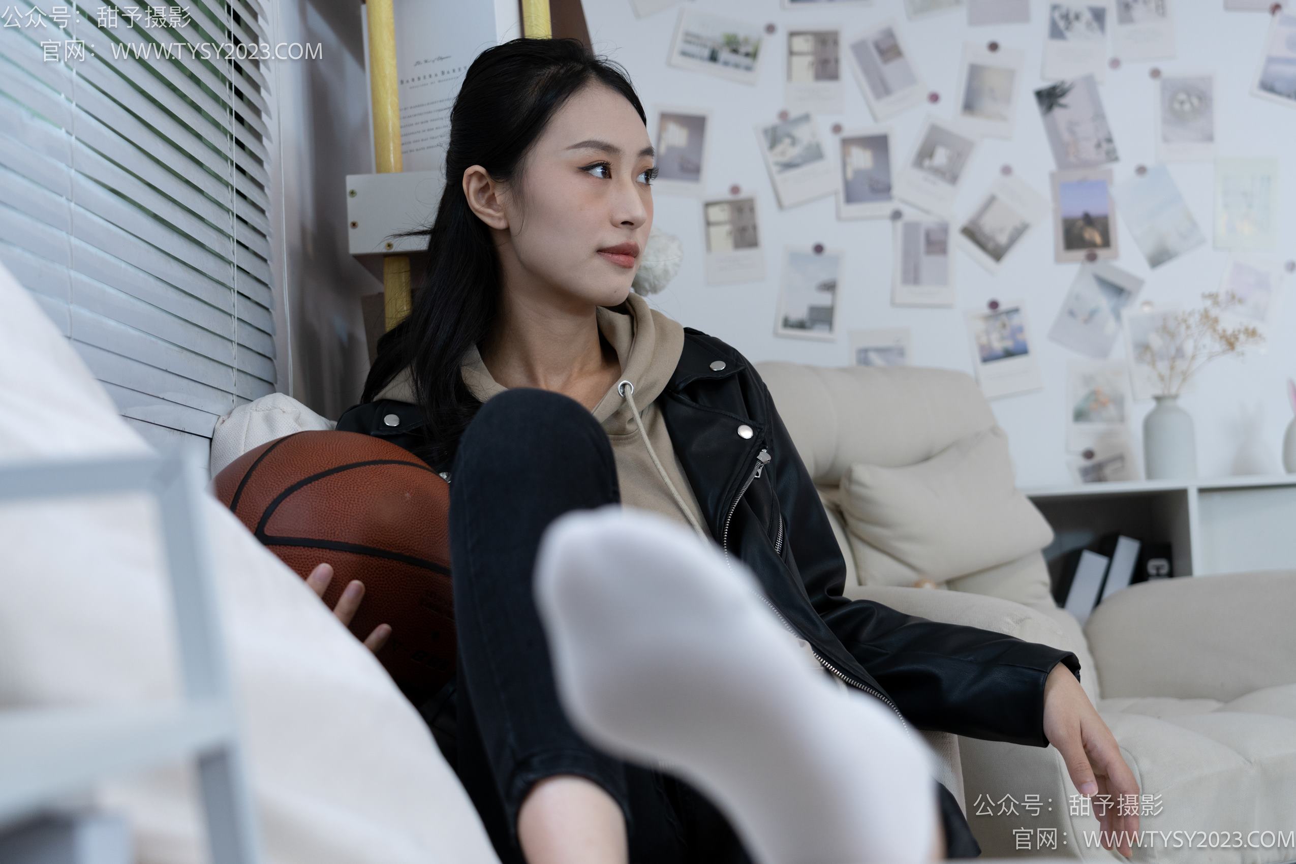 图片[66]-甜予摄影 NO.014 肉肉-运动鞋、白棉袜、裸足[116P] – 速更版-美库