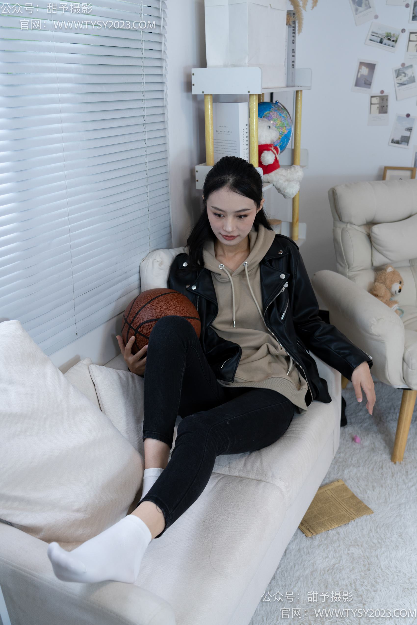 图片[67]-甜予摄影 NO.014 肉肉-运动鞋、白棉袜、裸足[116P] – 速更版-美库