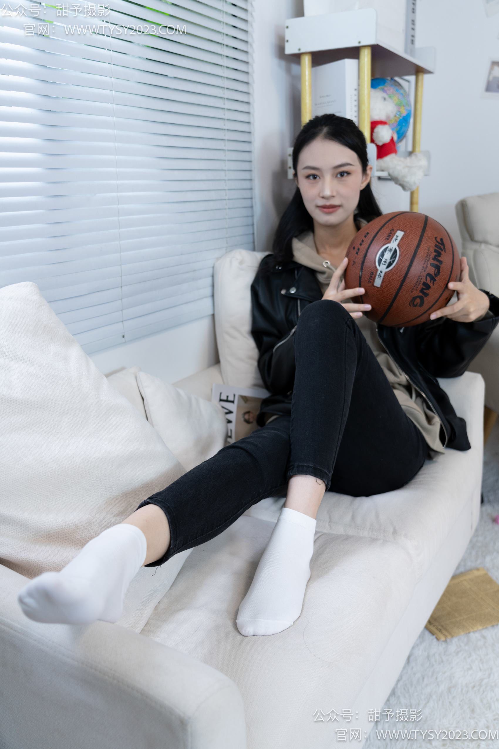 图片[73]-甜予摄影 NO.014 肉肉-运动鞋、白棉袜、裸足[116P] – 速更版-美库