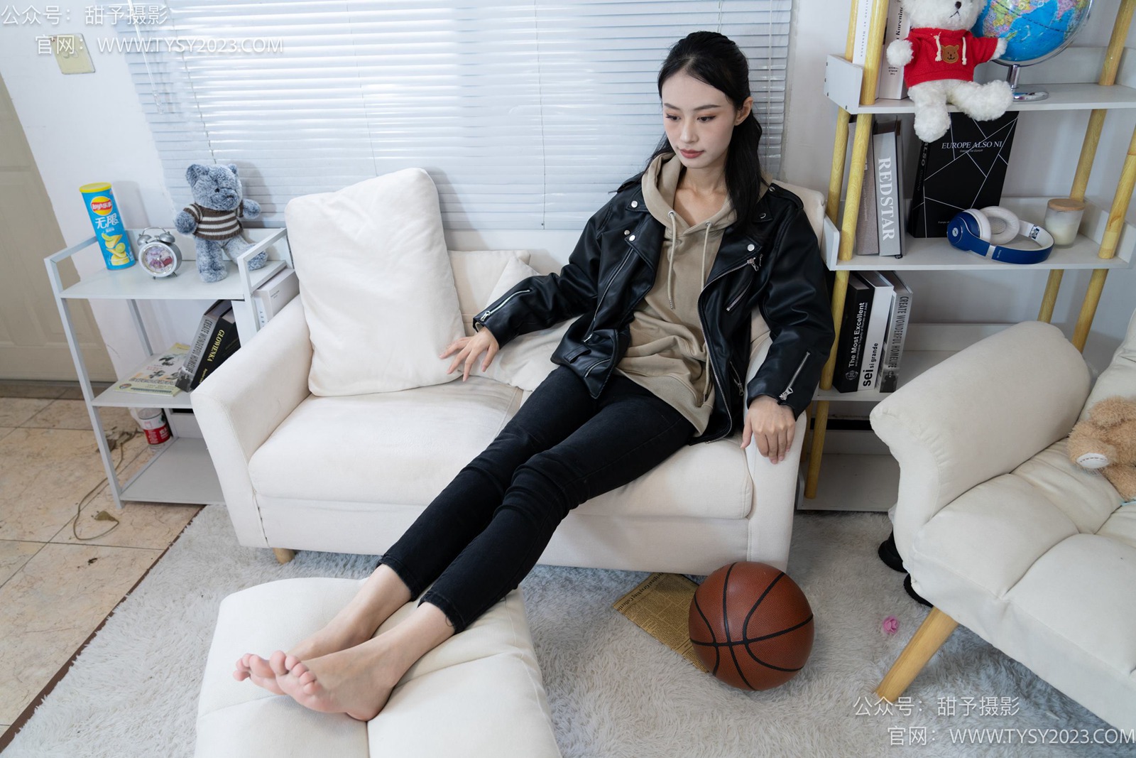 图片[78]-甜予摄影 NO.014 肉肉-运动鞋、白棉袜、裸足[116P] – 速更版-美库