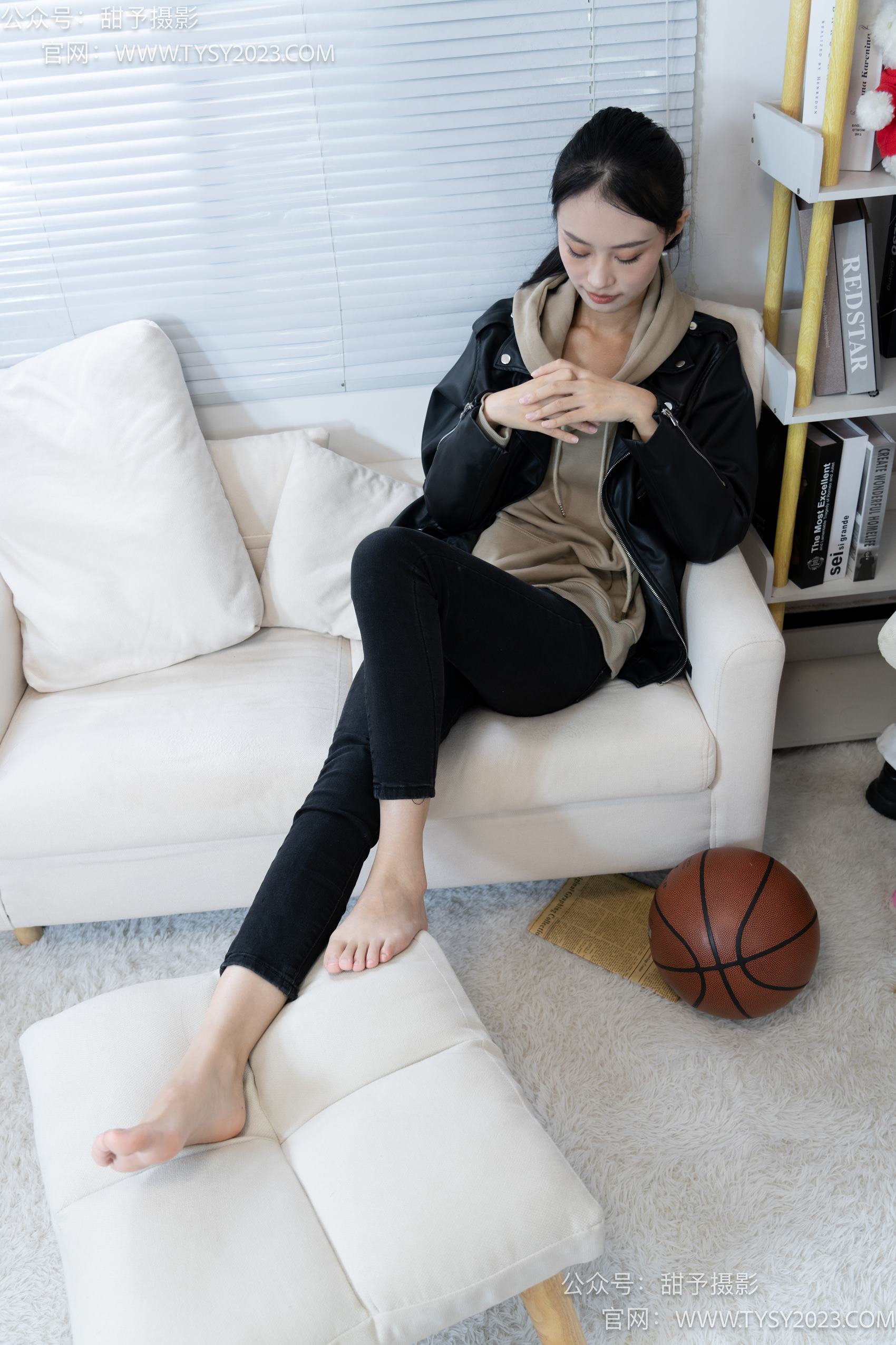 图片[90]-甜予摄影 NO.014 肉肉-运动鞋、白棉袜、裸足[116P] – 速更版-美库