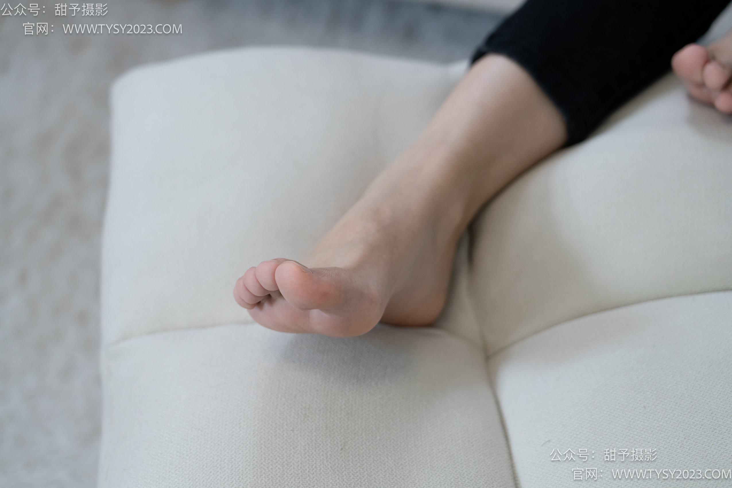 图片[91]-甜予摄影 NO.014 肉肉-运动鞋、白棉袜、裸足[116P] – 速更版-美库