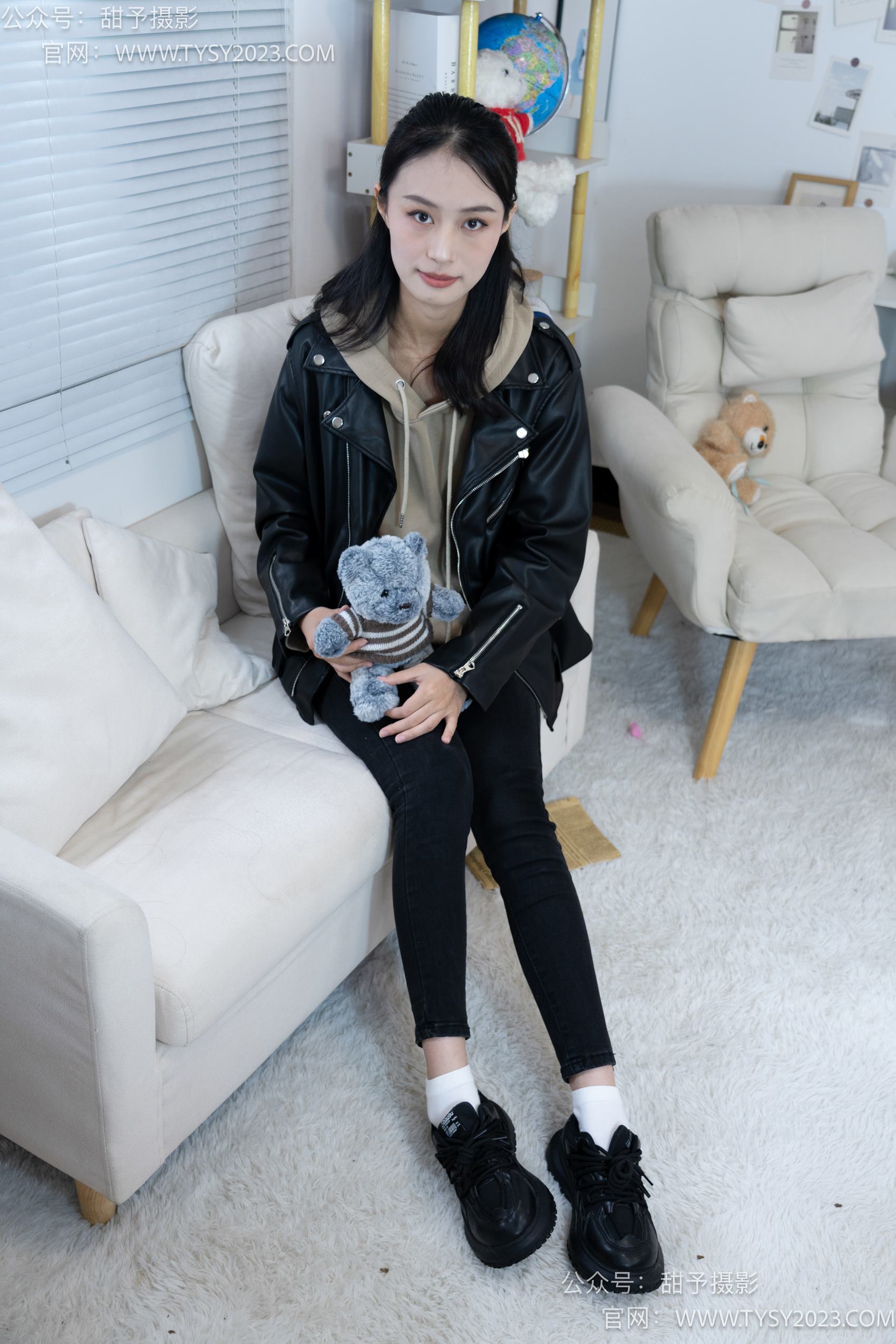 图片[117]-甜予摄影 NO.014 肉肉-运动鞋、白棉袜、裸足[116P] – 速更版-美库