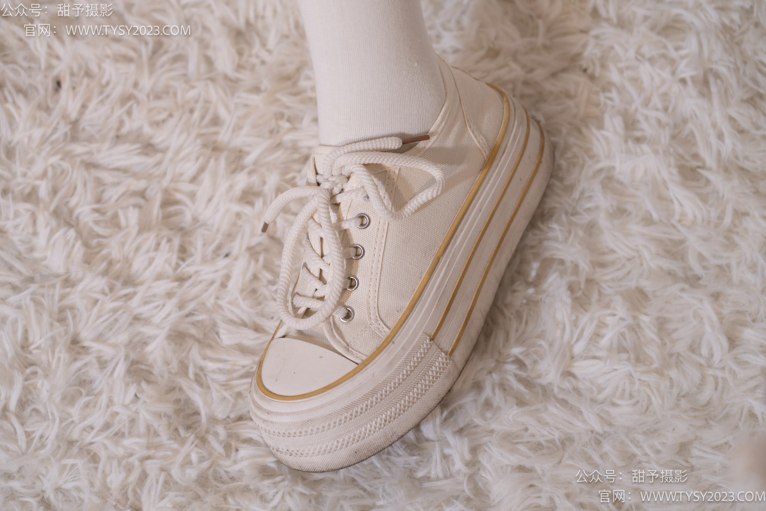图片[11]-甜予摄影 NO.015 璇璇-帆布鞋、白棉袜、肉丝[143P] – 速更版-美库