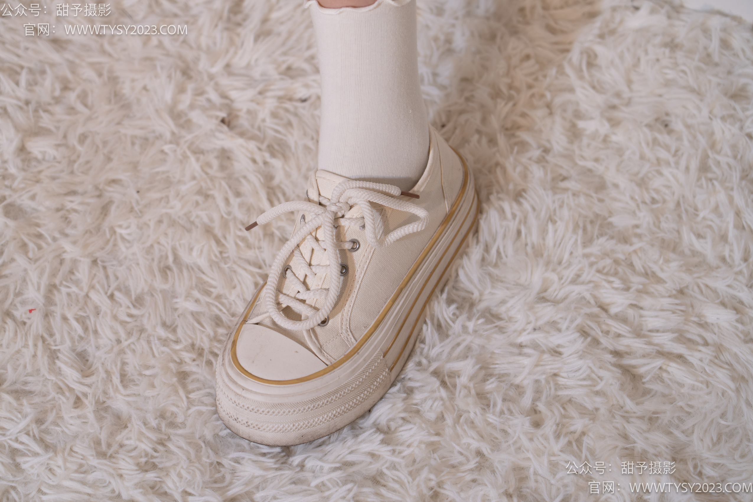 图片[41]-甜予摄影 NO.015 璇璇-帆布鞋、白棉袜、肉丝[143P] – 速更版-美库