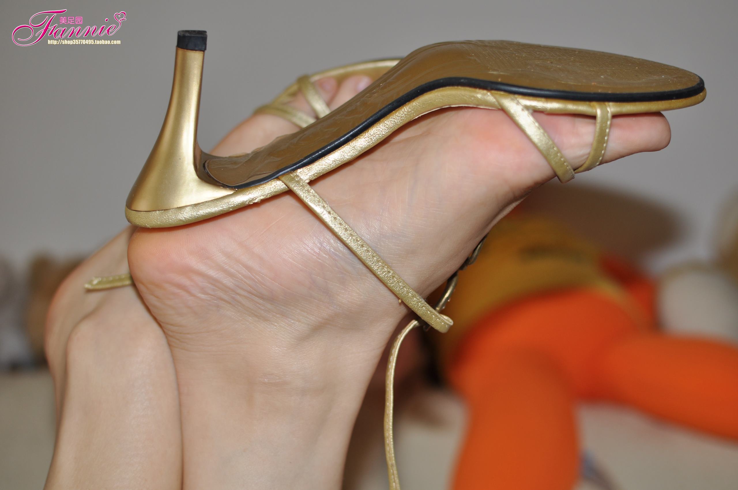 图片[59]-Fannie芬妮每足园 No.440 素雅-金色高跟鞋-2[70P] – 速更版-美库