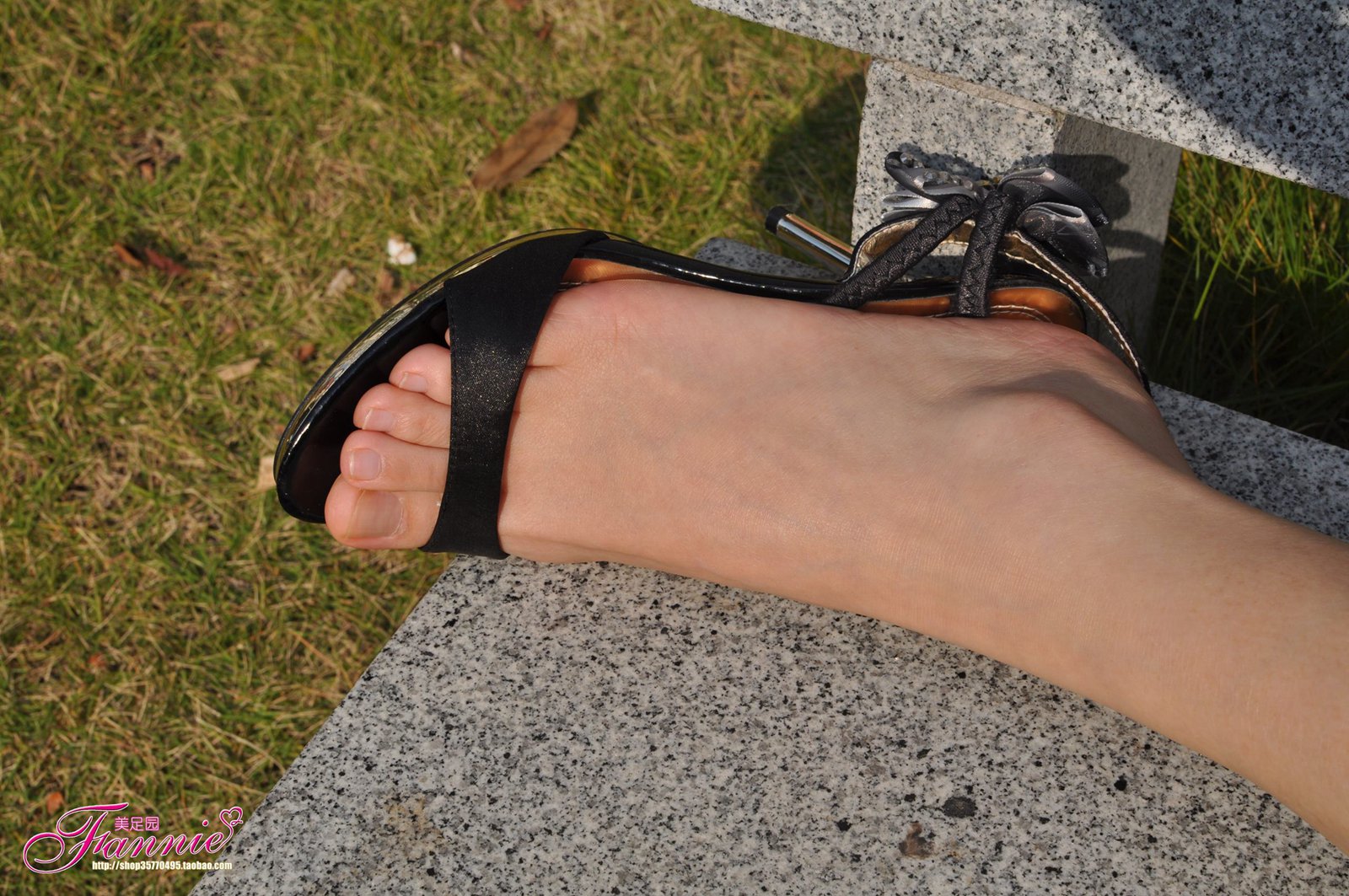 图片[10]-Fannie芬妮每足园 No.443 特辑图 高跟凉拖裸足特写[34P] – 速更版-美库