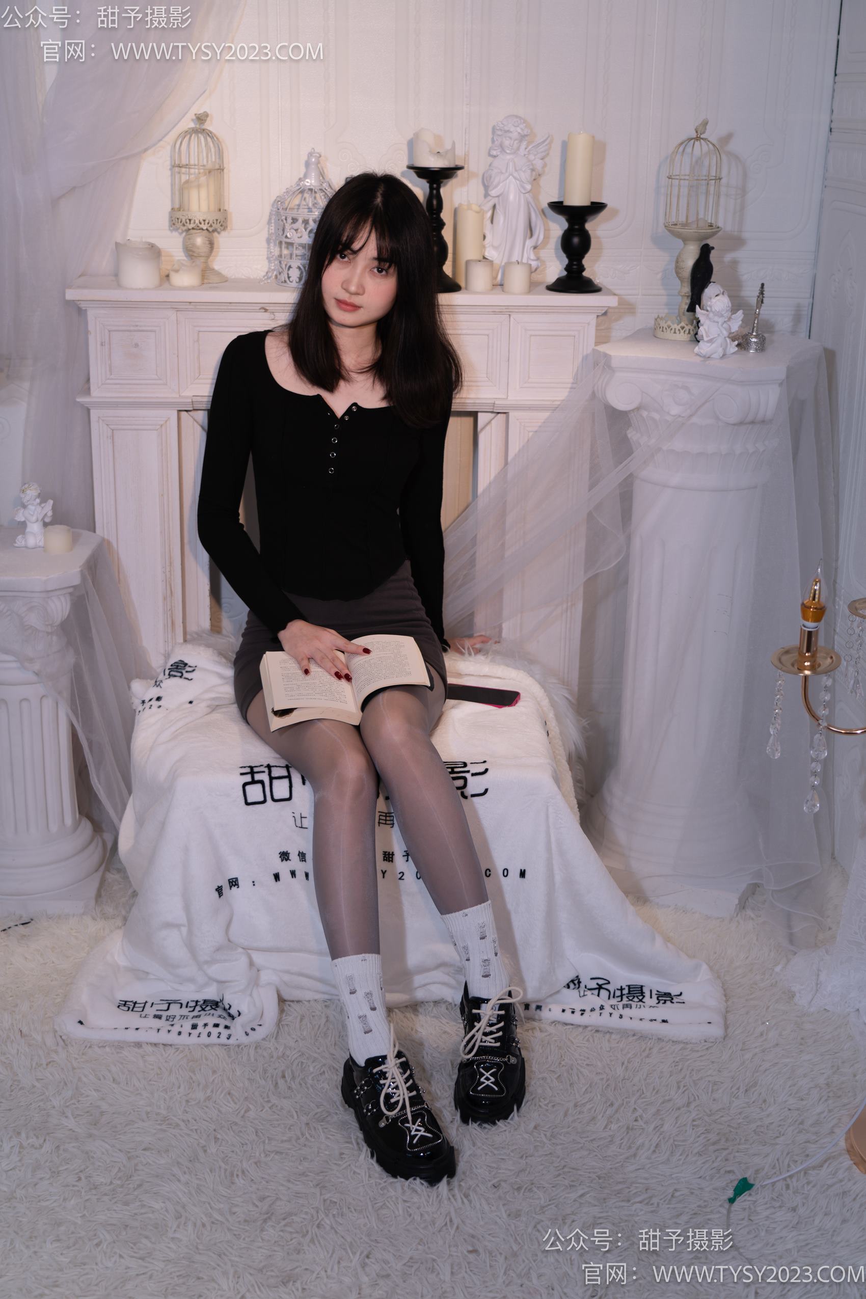 图片[15]-甜予摄影 NO.016 小野-皮鞋、白棉袜、油亮灰丝[130P] – 速更版-美库