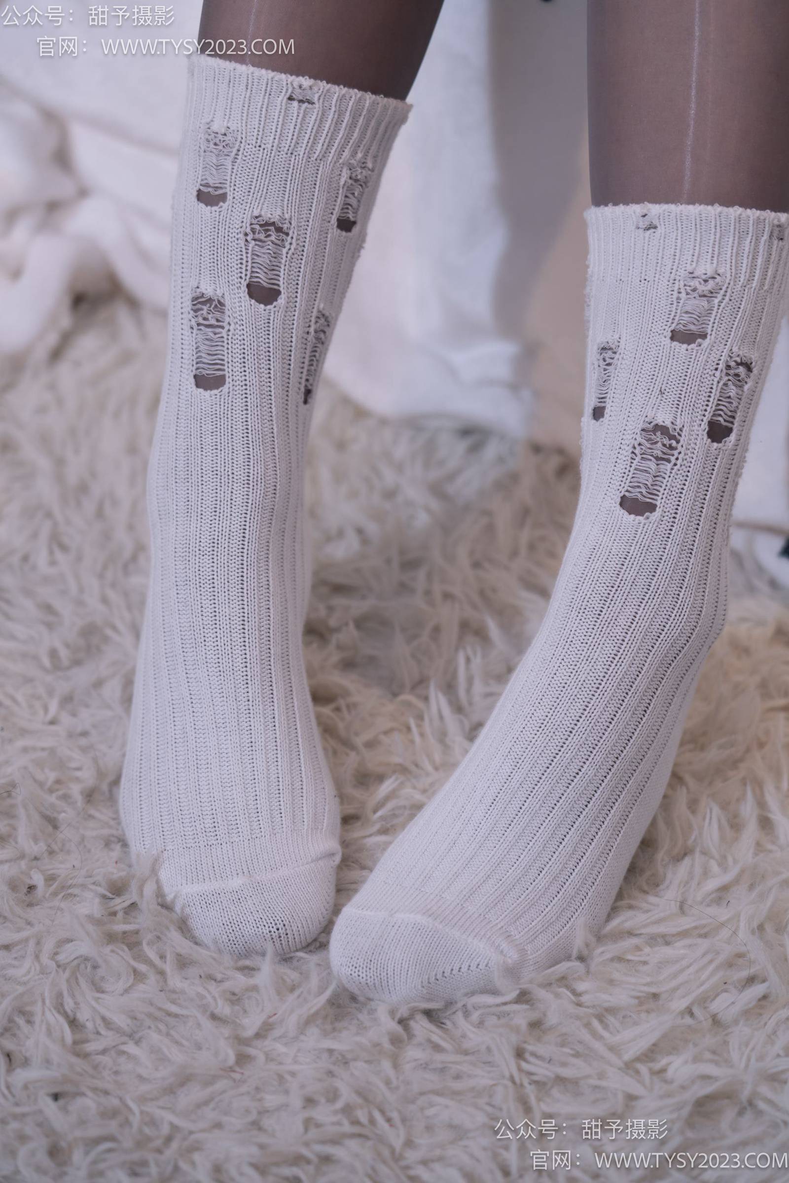 图片[26]-甜予摄影 NO.016 小野-皮鞋、白棉袜、油亮灰丝[130P] – 速更版-美库