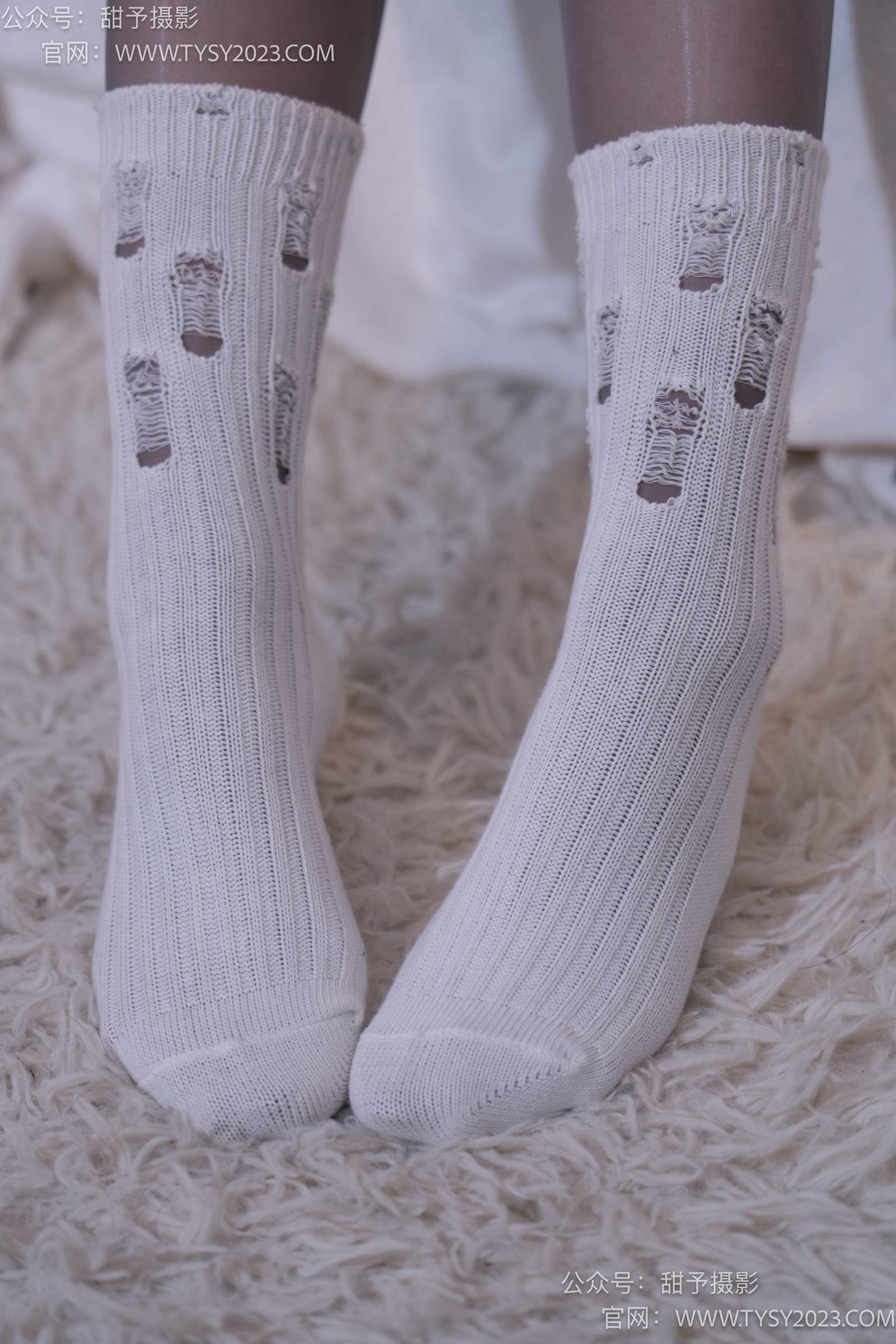 图片[31]-甜予摄影 NO.016 小野-皮鞋、白棉袜、油亮灰丝[130P] – 速更版-美库