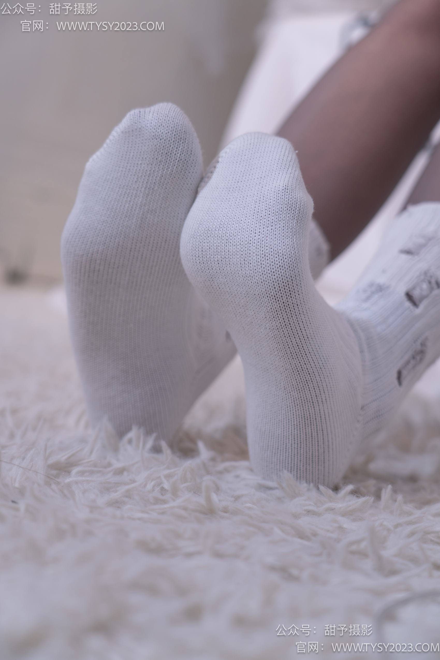图片[33]-甜予摄影 NO.016 小野-皮鞋、白棉袜、油亮灰丝[130P] – 速更版-美库
