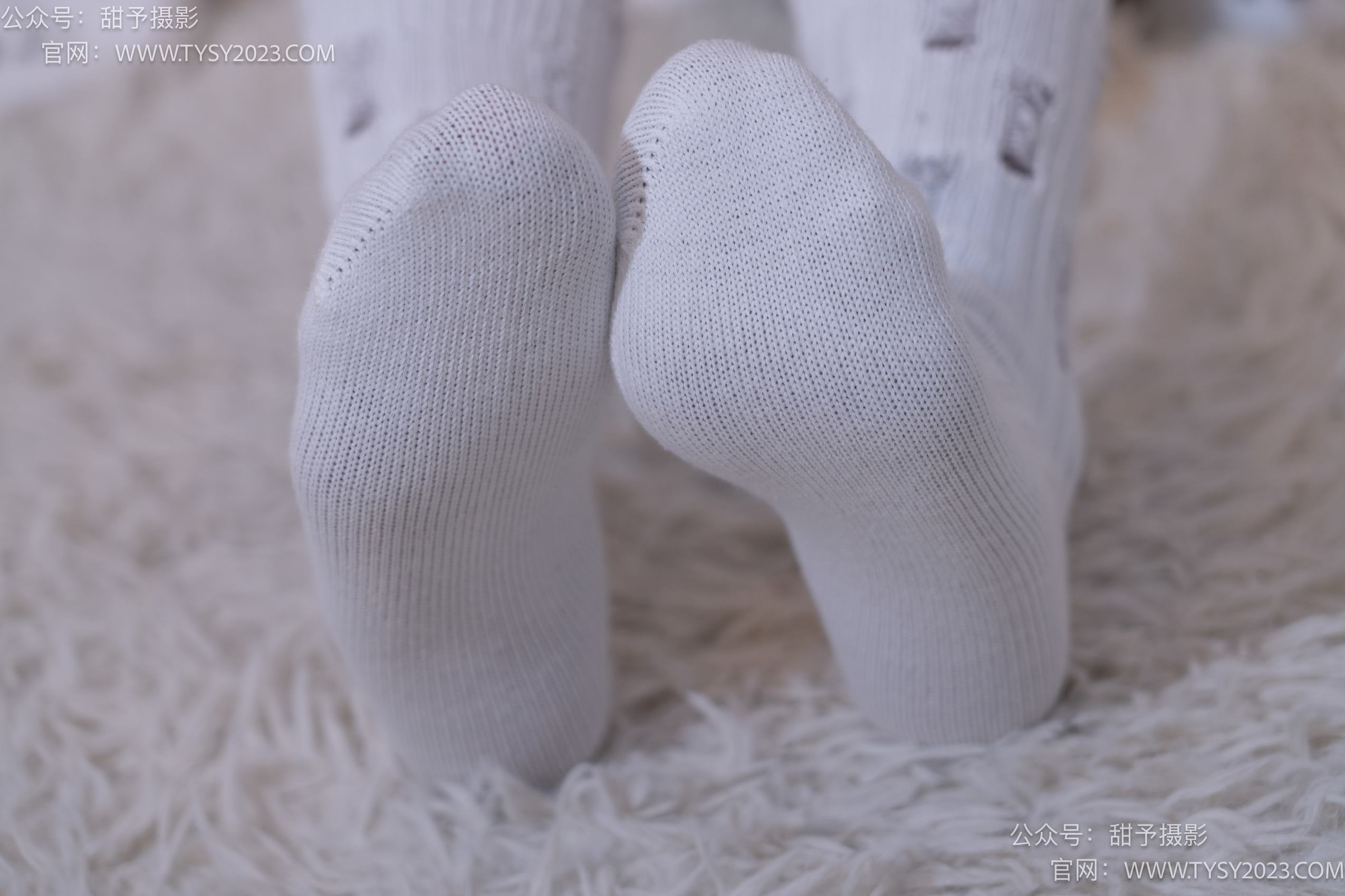图片[35]-甜予摄影 NO.016 小野-皮鞋、白棉袜、油亮灰丝[130P] – 速更版-美库