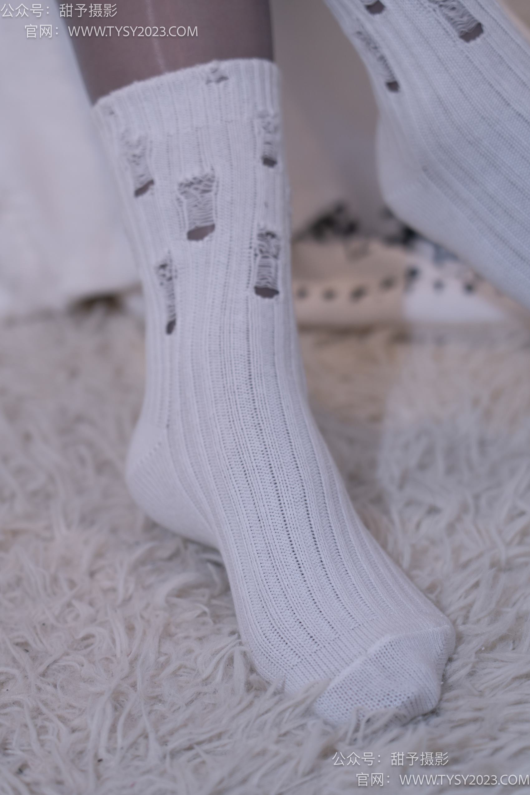 图片[37]-甜予摄影 NO.016 小野-皮鞋、白棉袜、油亮灰丝[130P] – 速更版-美库