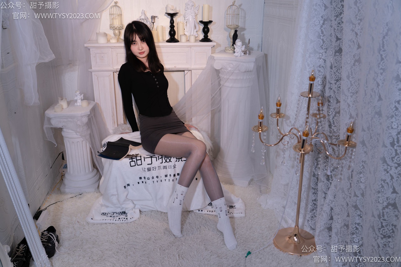 图片[40]-甜予摄影 NO.016 小野-皮鞋、白棉袜、油亮灰丝[130P] – 速更版-美库